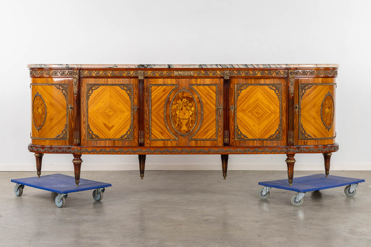 Ehalt, a 9-piece dining room set, 20th C. (L:58 x W:265 x H:100 cm) - Image 6 of 13