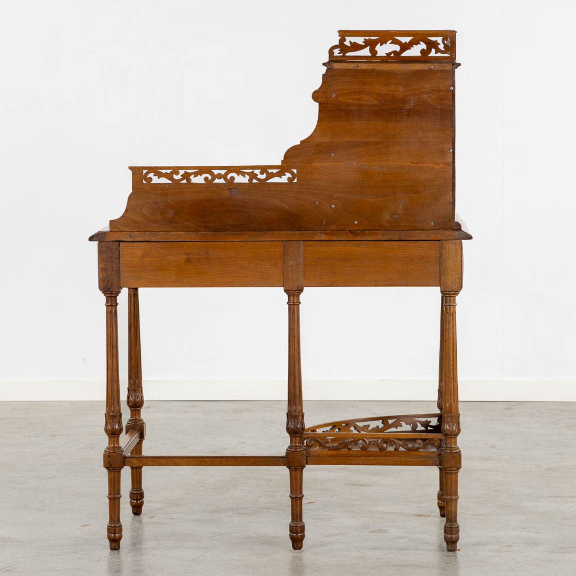 An elegant ladies' desk, walnut with marquetry inlay. 19th C. (L:50 x W:88 x H:120 cm) - Bild 6 aus 12