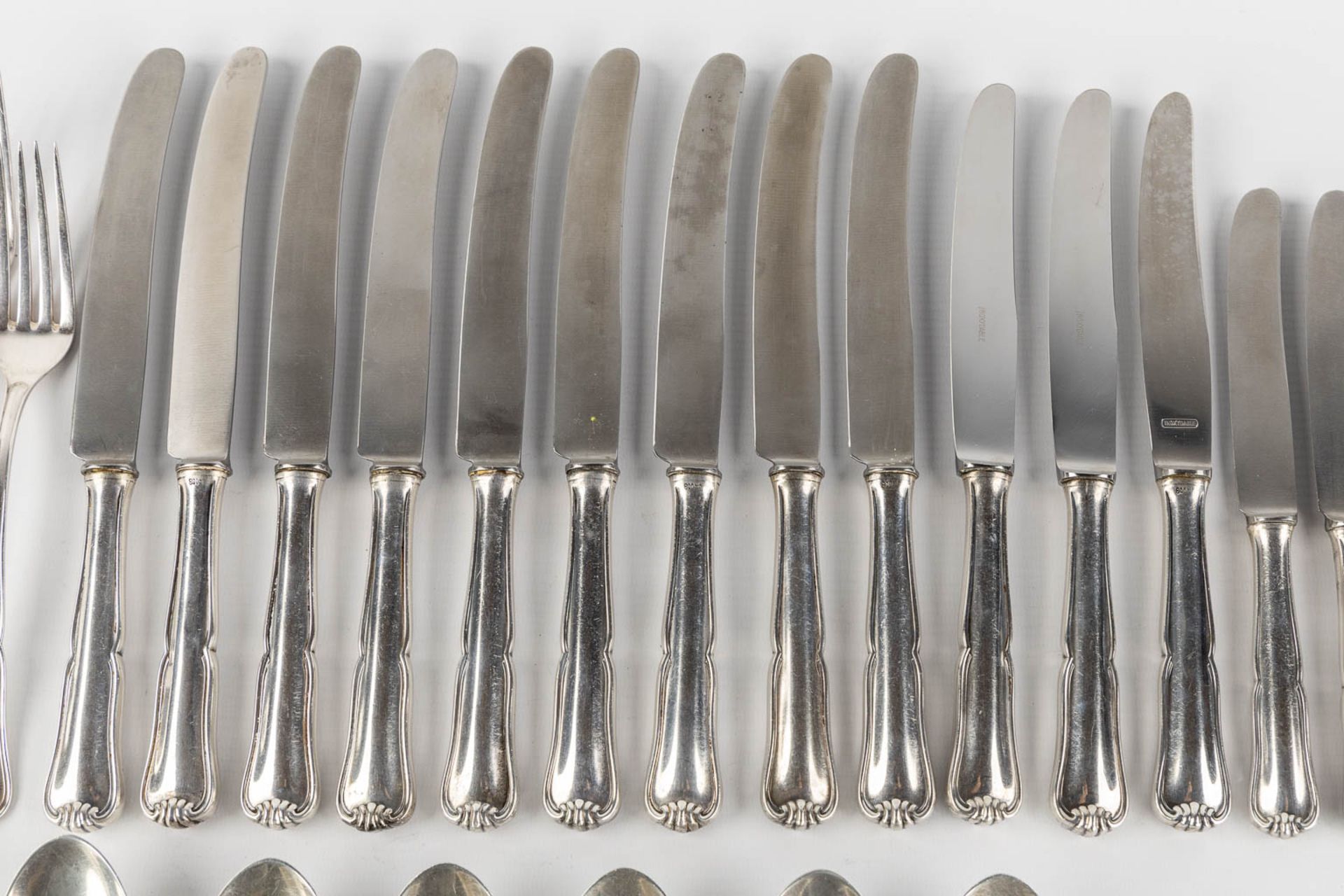 A large 82-piece silver cutlery, Germany. 800/1000. 2,673kg. (L:25,5 cm) - Image 7 of 14