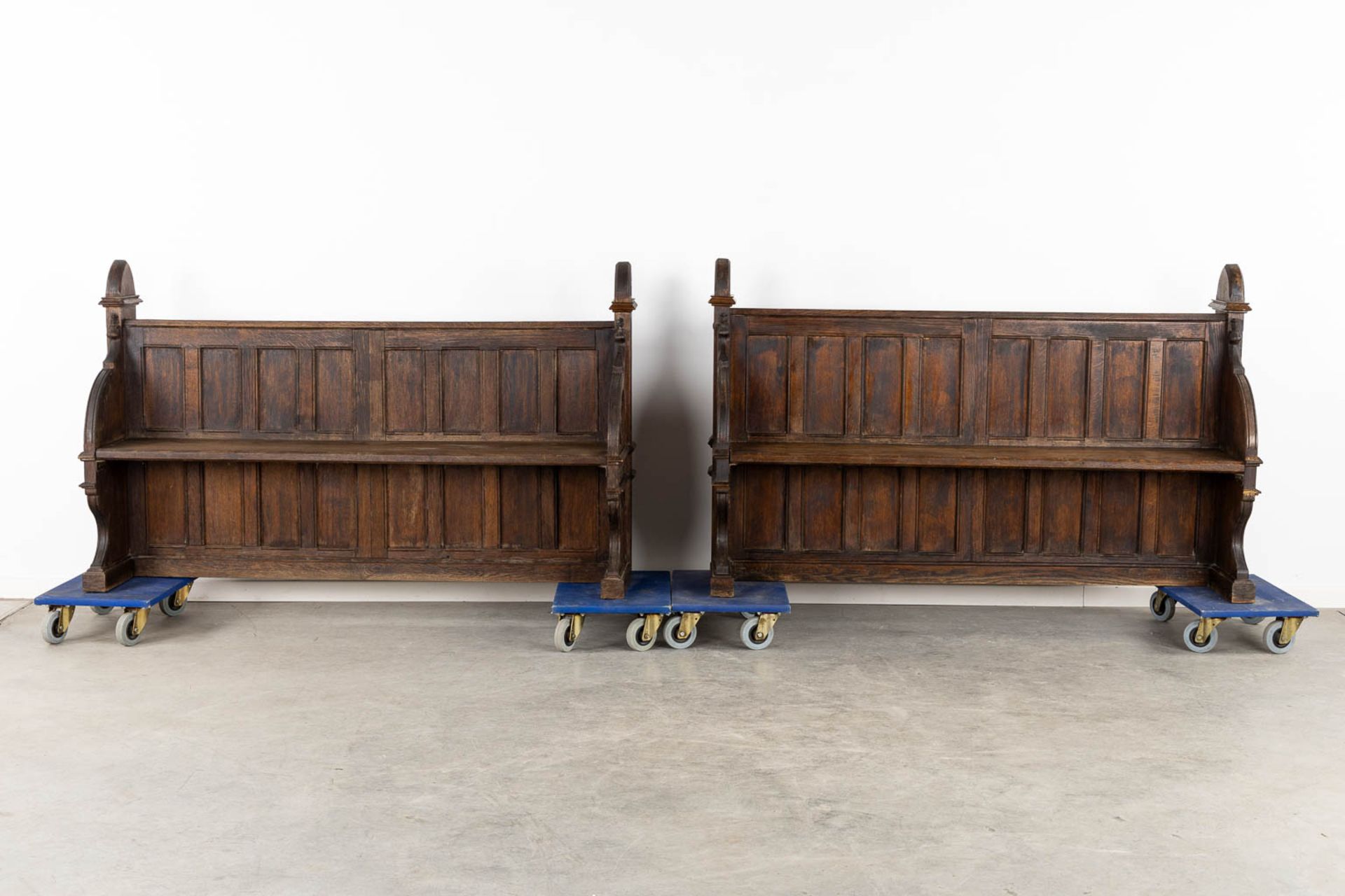 6 identical 'Church Benches' sculptured oak, Gothic Revival. (L:46 x W:164 x H:100 cm) - Bild 10 aus 12