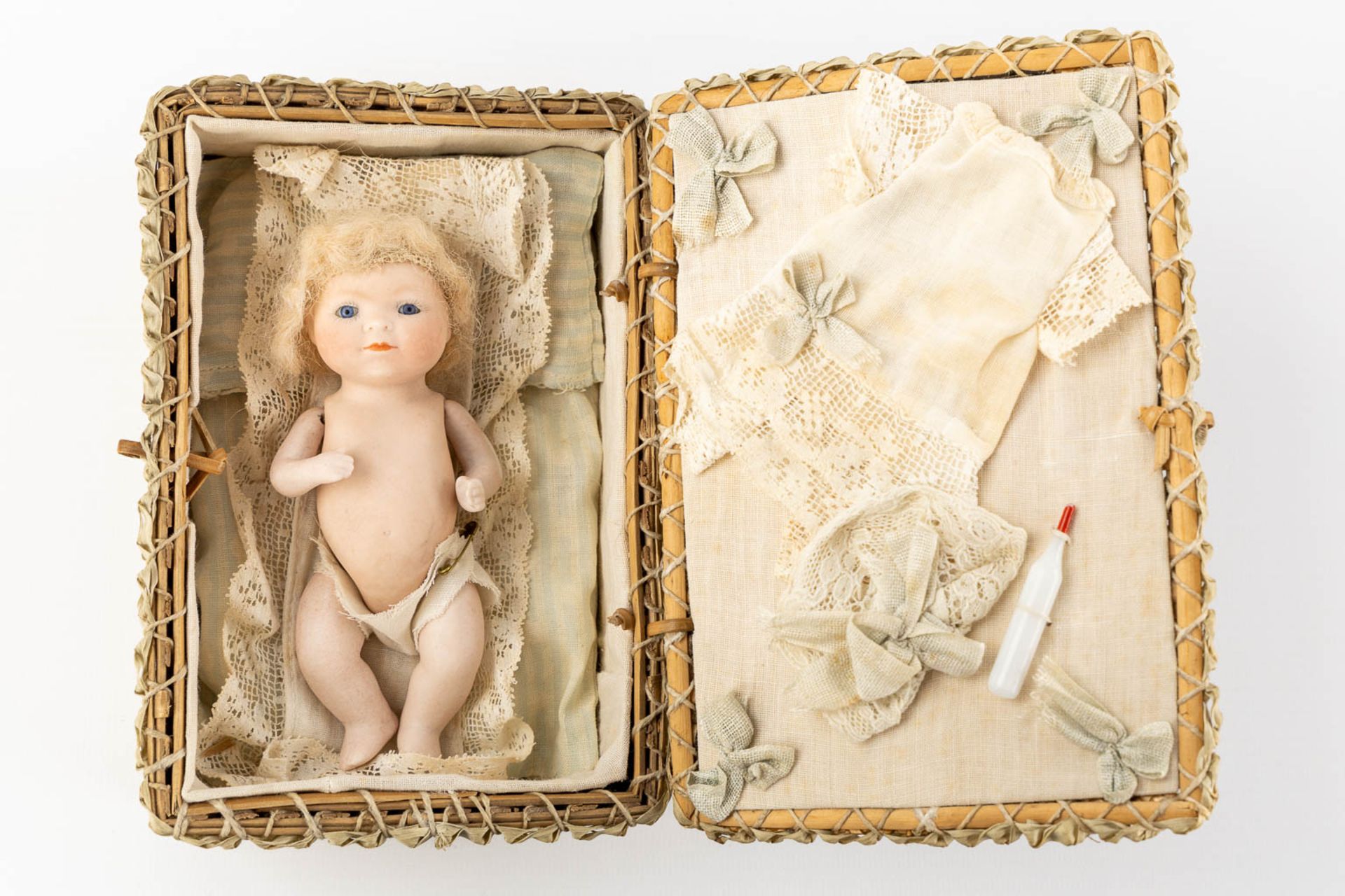 Three antique dolls, stored in a woven basket. (L:11,5 x W:17 x H:7 cm) - Image 8 of 13