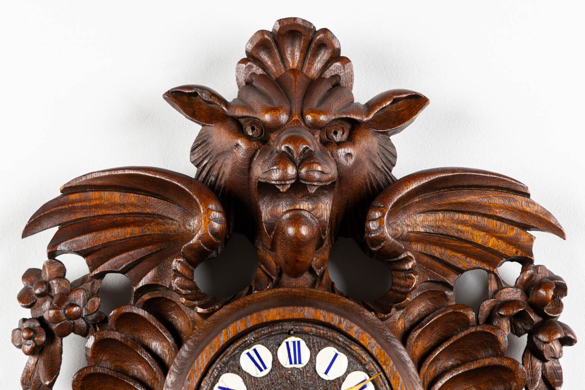 An antique Swiss or Black-Forest, wall-mounted clock. Circa 1880. (W:38 x H:53 cm) - Bild 3 aus 10