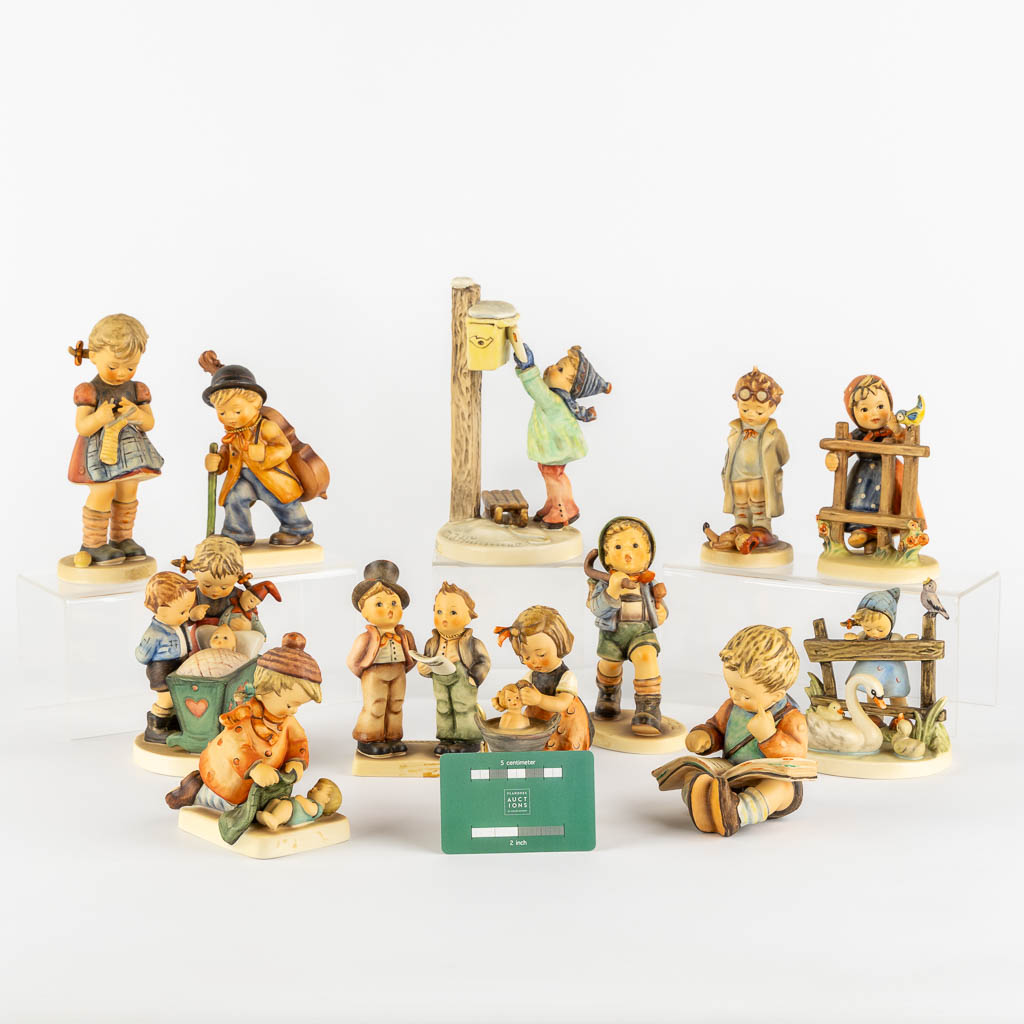 Hummel, 12 figurines, polychrome porcelain. (H:18,5 cm) - Image 2 of 10