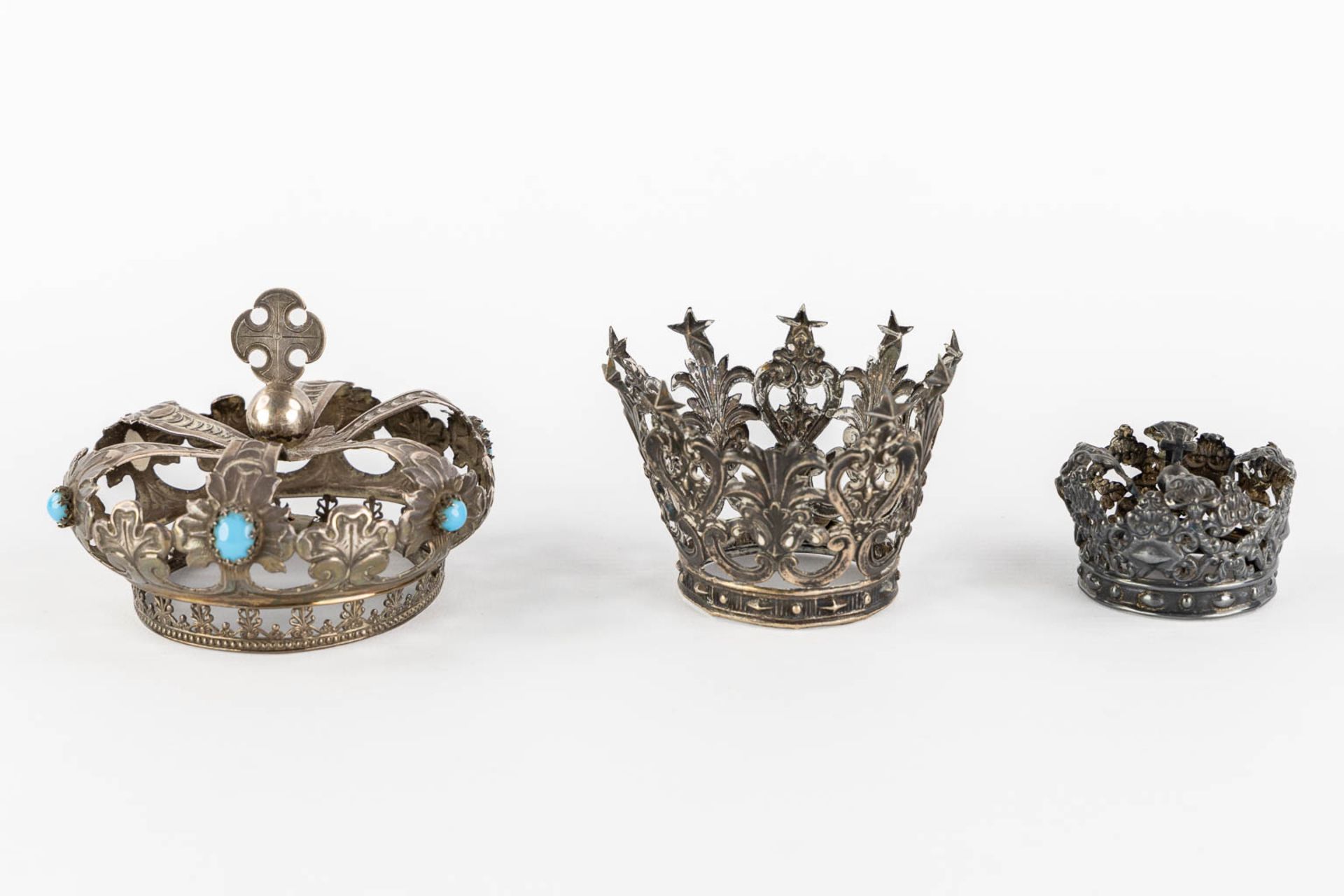 4 silver crowns and a sceptre, added a fabric crown. 211g. (L:33,5 cm) - Bild 6 aus 8