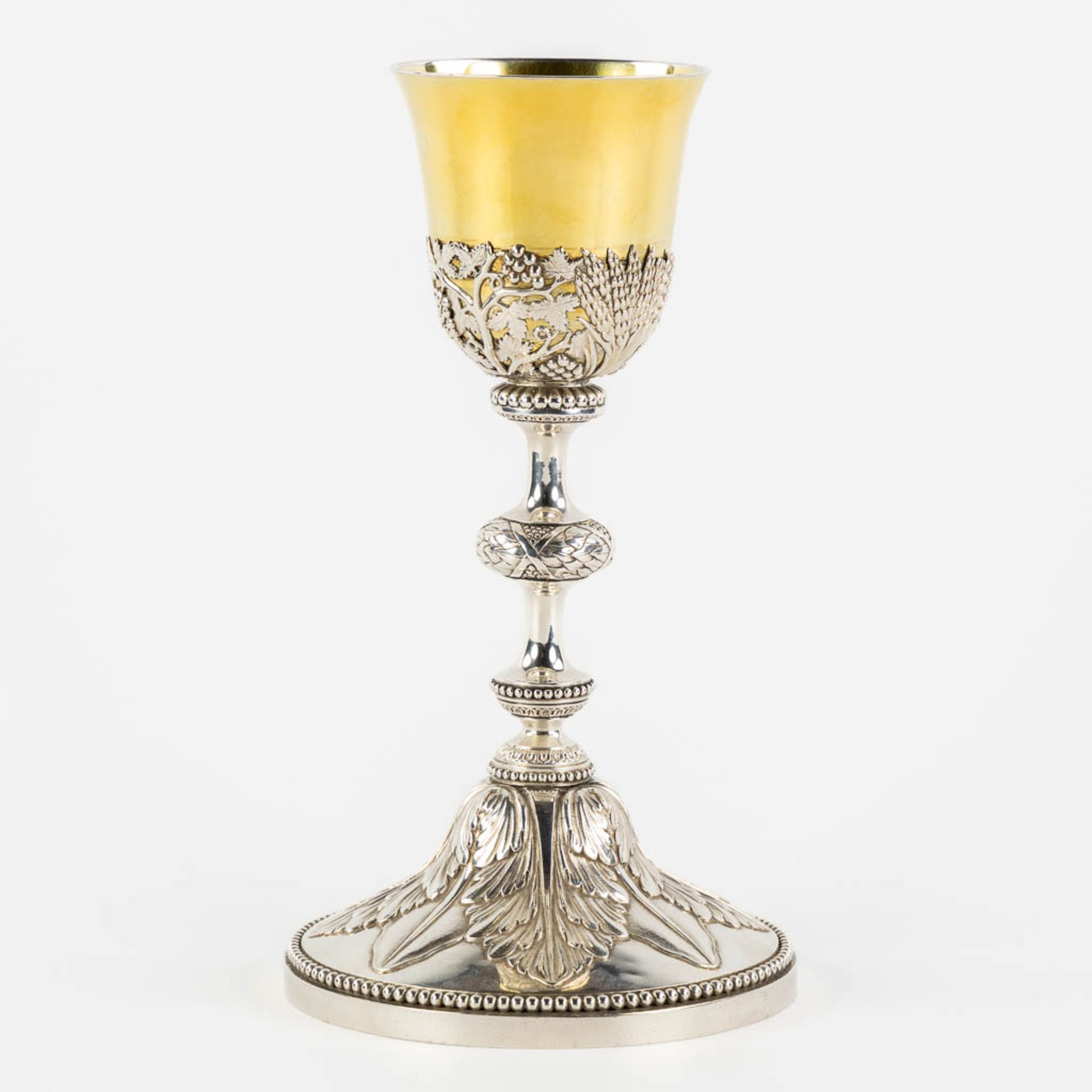 A chalice, silver-plated metal and gold-plated silver, Gothic Revival. 19th C. (H:27 x D:15 cm) - Image 3 of 9