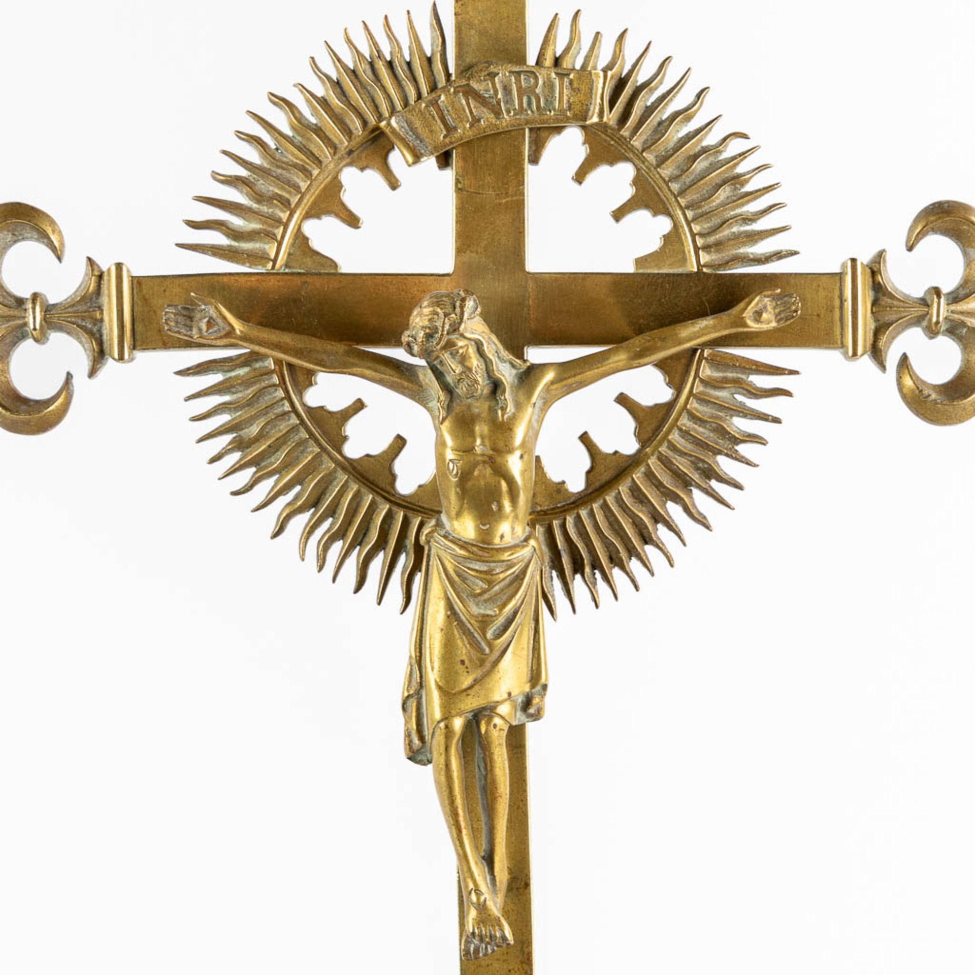 A crucifix with Corpus Christi, bronze, Gothic Revival. (W:26,5 x H:54 cm) - Image 9 of 10