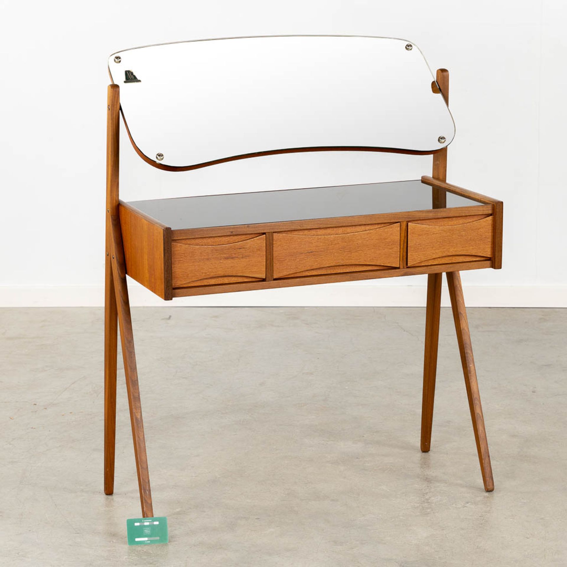 Arne VODDER (1926-2009) 'Dressing table' teak and glass. (L:36 x W:80 x H:105 cm) - Image 2 of 13