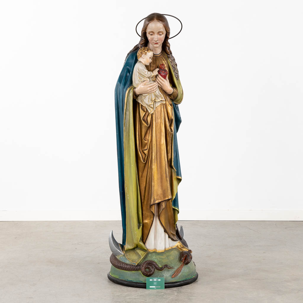 A large figurine 'Madonna standing on the cresent moon' patinated plaster. (H:130 x D:44 cm) - Image 2 of 13