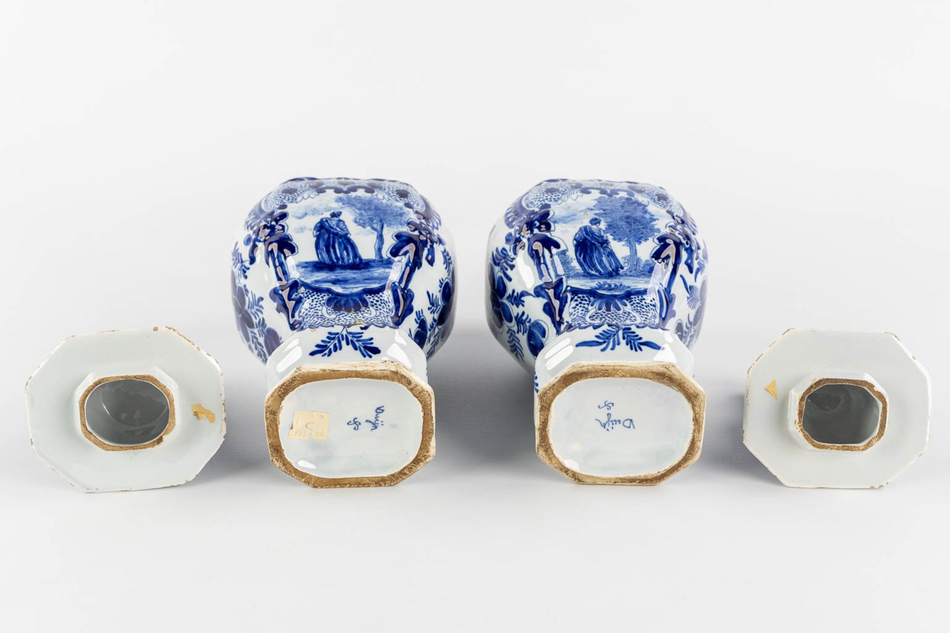 Delft, a collection of table accessories and plates. (L:11 x W:30 x H:28 cm) - Image 7 of 18