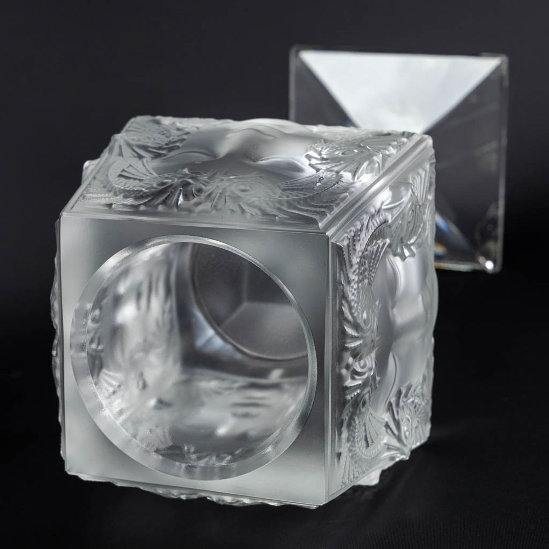 Lalique 'Masque De Femme' a candle holder on a high base. (L:11,5 x W:11,5 x H:30,5 cm) - Bild 9 aus 11