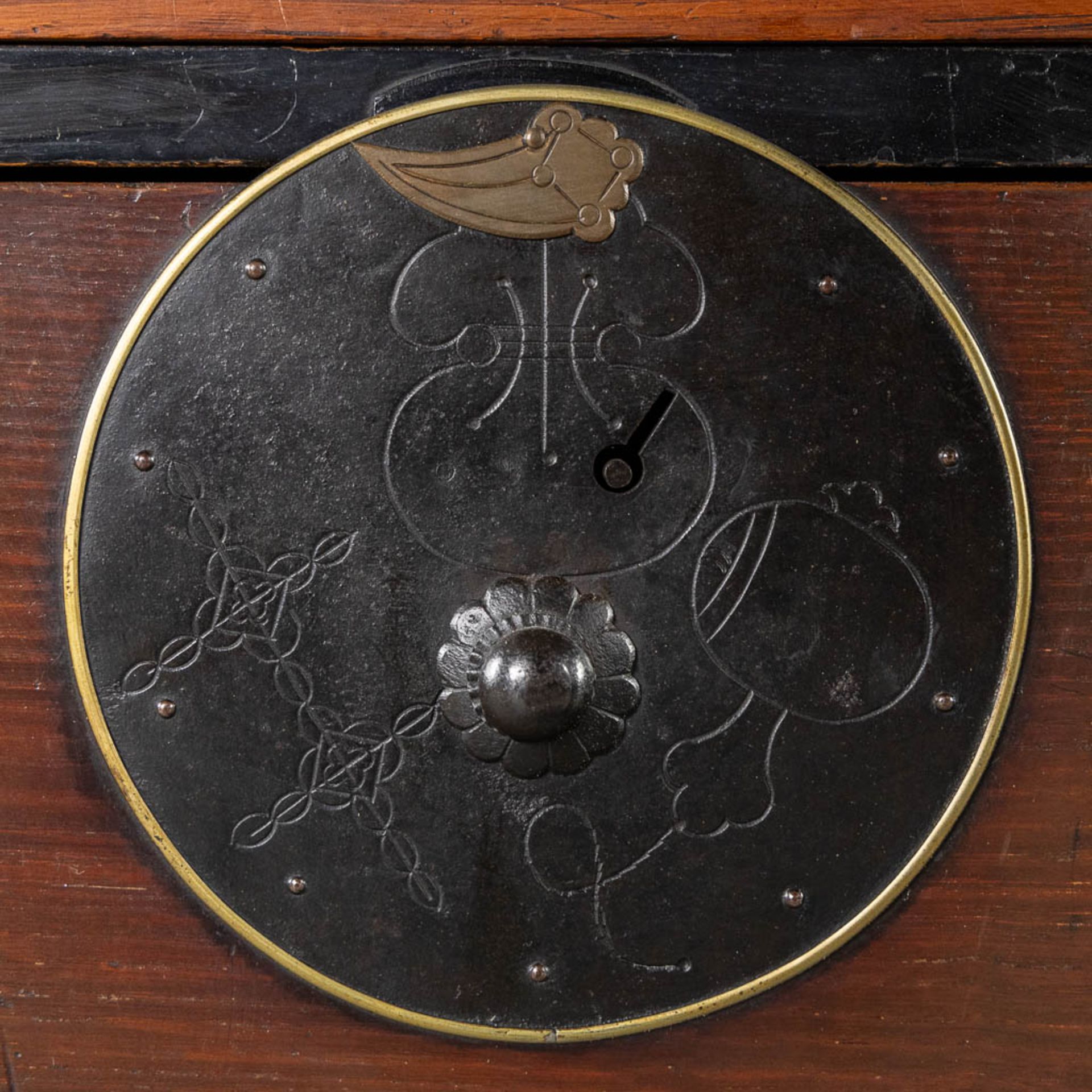 A Japanese 'Tansu' clothing cabinet, wood mounted with metal. (L:43 x W:111 x H:91 cm) - Image 12 of 15