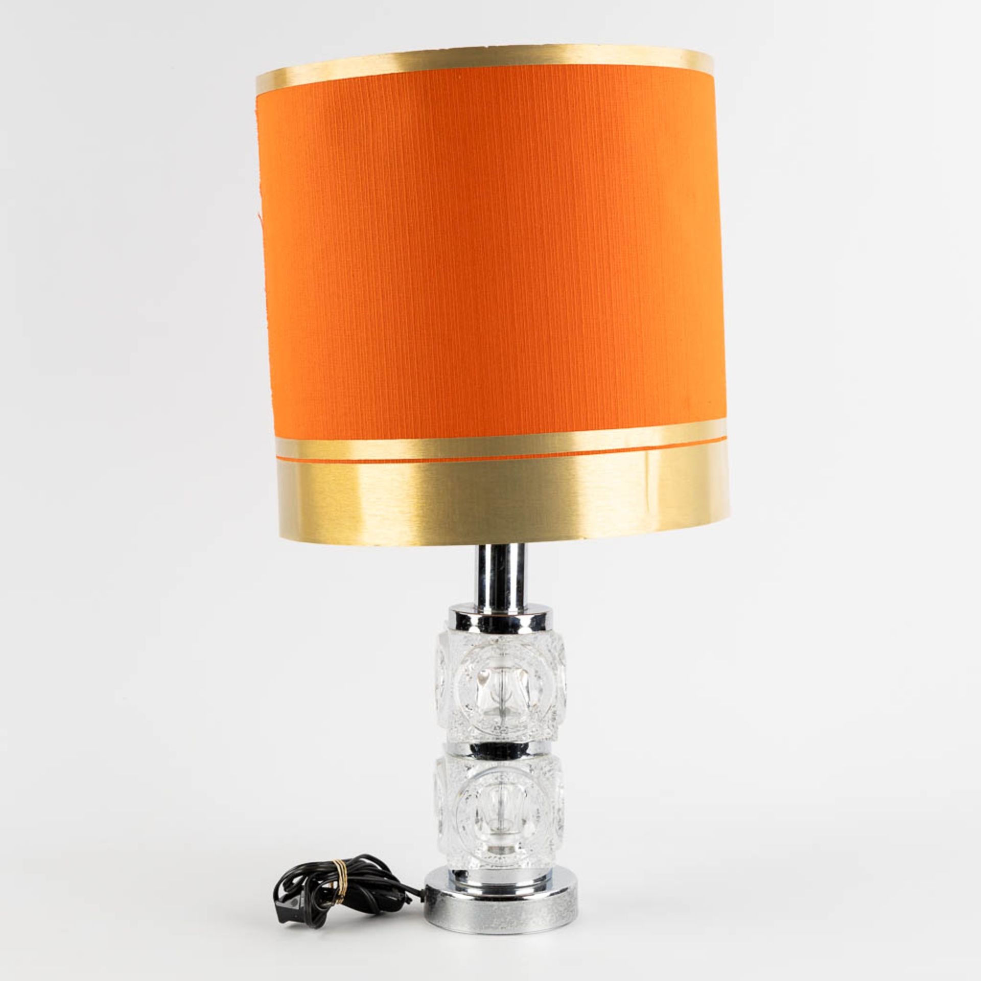 A mid-century table lamp, chromed metal and glass. Circa 1970. (H:37 x D:12,5 cm) - Bild 6 aus 9