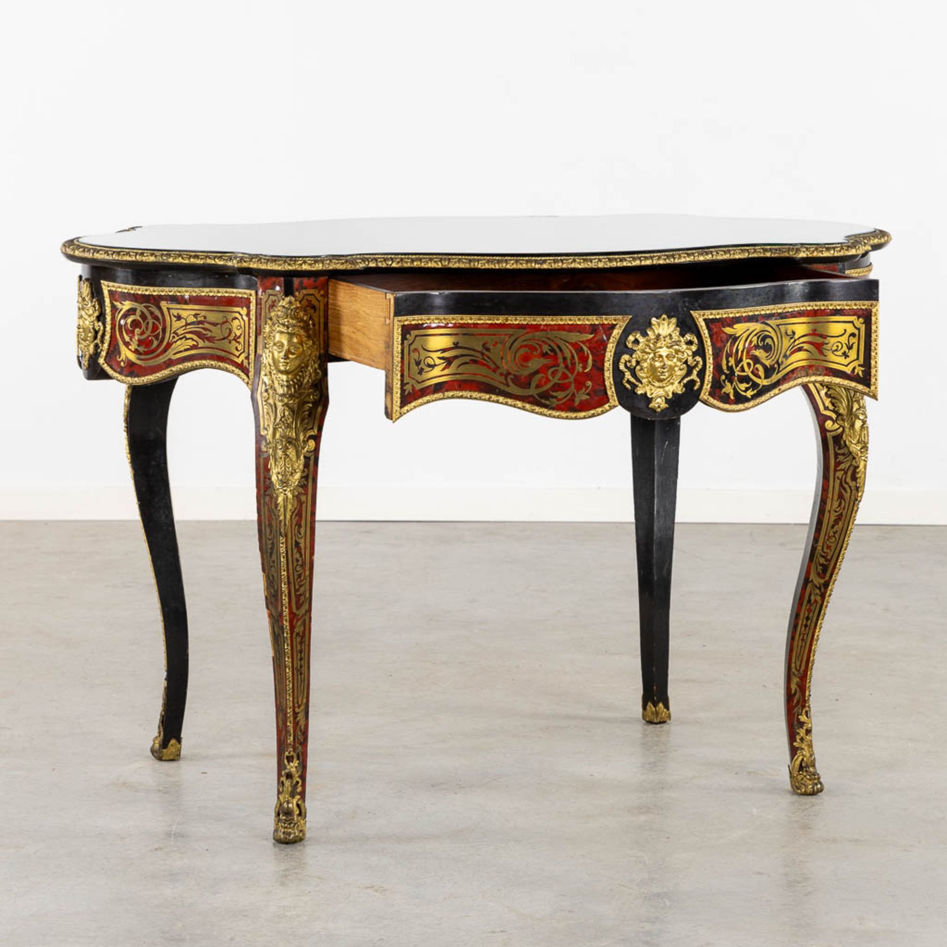 A Boulle 'Table Violon', tortoiseshell and copper inlay, Napoleon 3. (L:73 x W:120 x H:77 cm) - Bild 3 aus 19