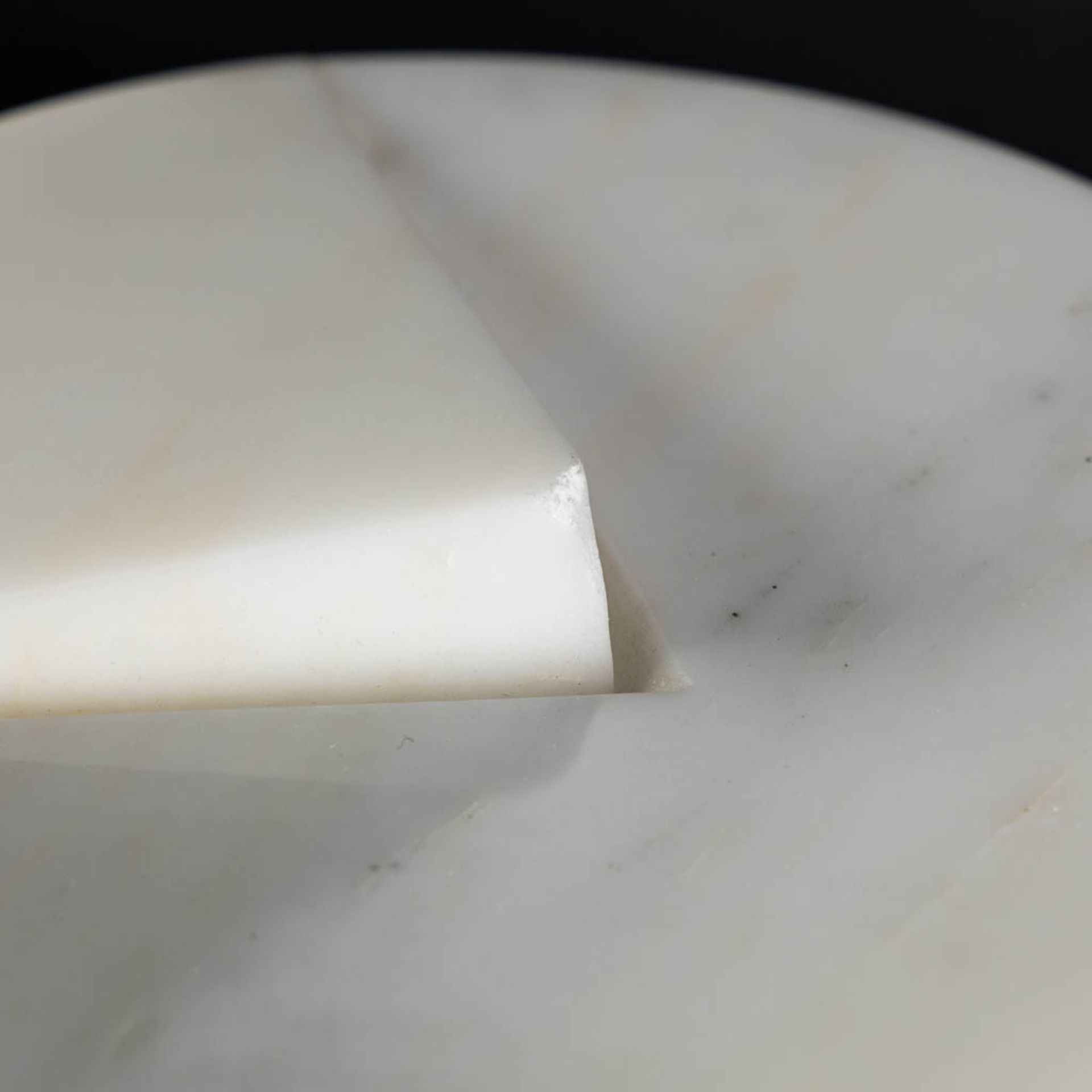 Hilde VAN SUMERE (1932-2013) 'Knipoog' Carrara marble. (L:7,5 x W:16 x H:28,5 cm) - Image 10 of 11