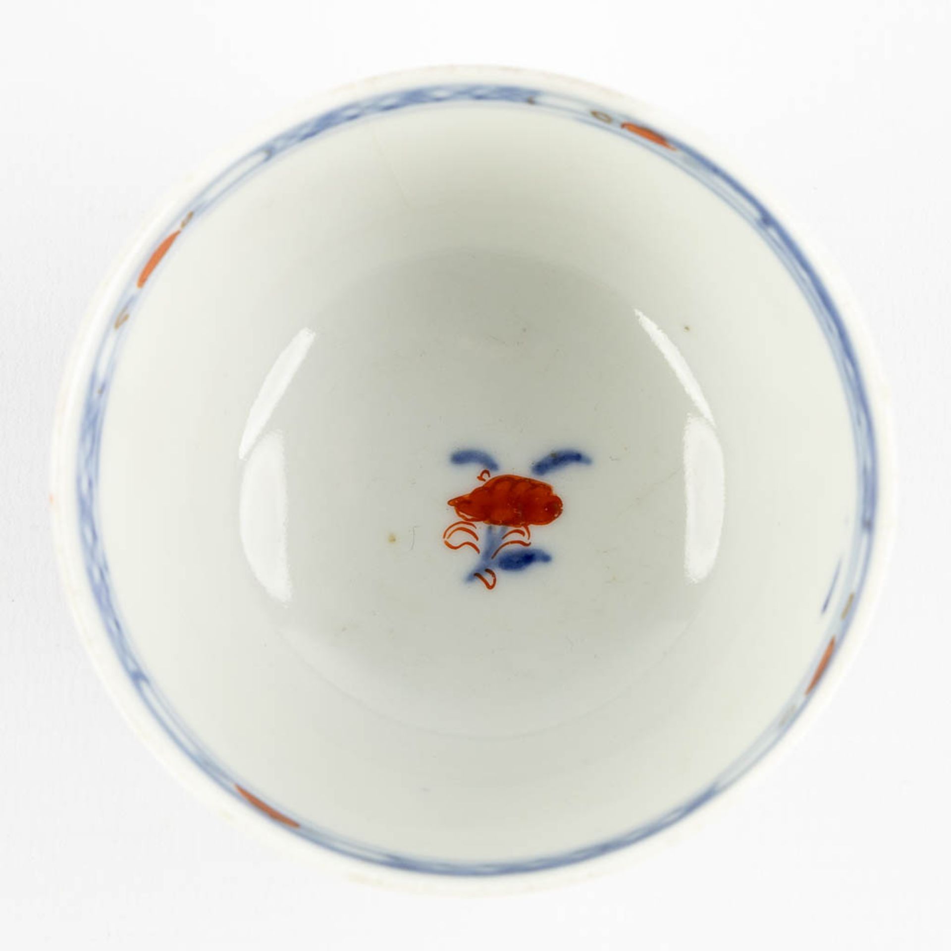 Six pieces of Japanese Imari porcelain, 19th/20th C. (D:23 cm) - Image 14 of 16