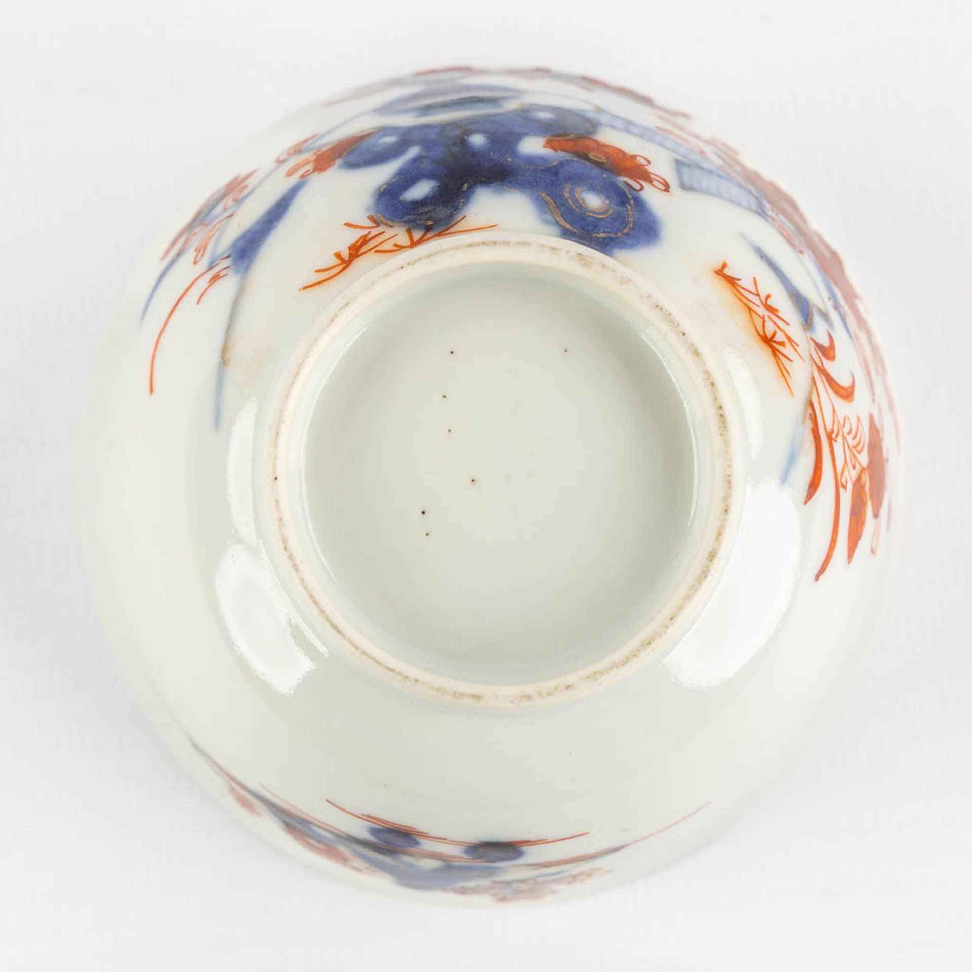 Six pieces of Japanese Imari porcelain, 19th/20th C. (D:23 cm) - Image 16 of 16