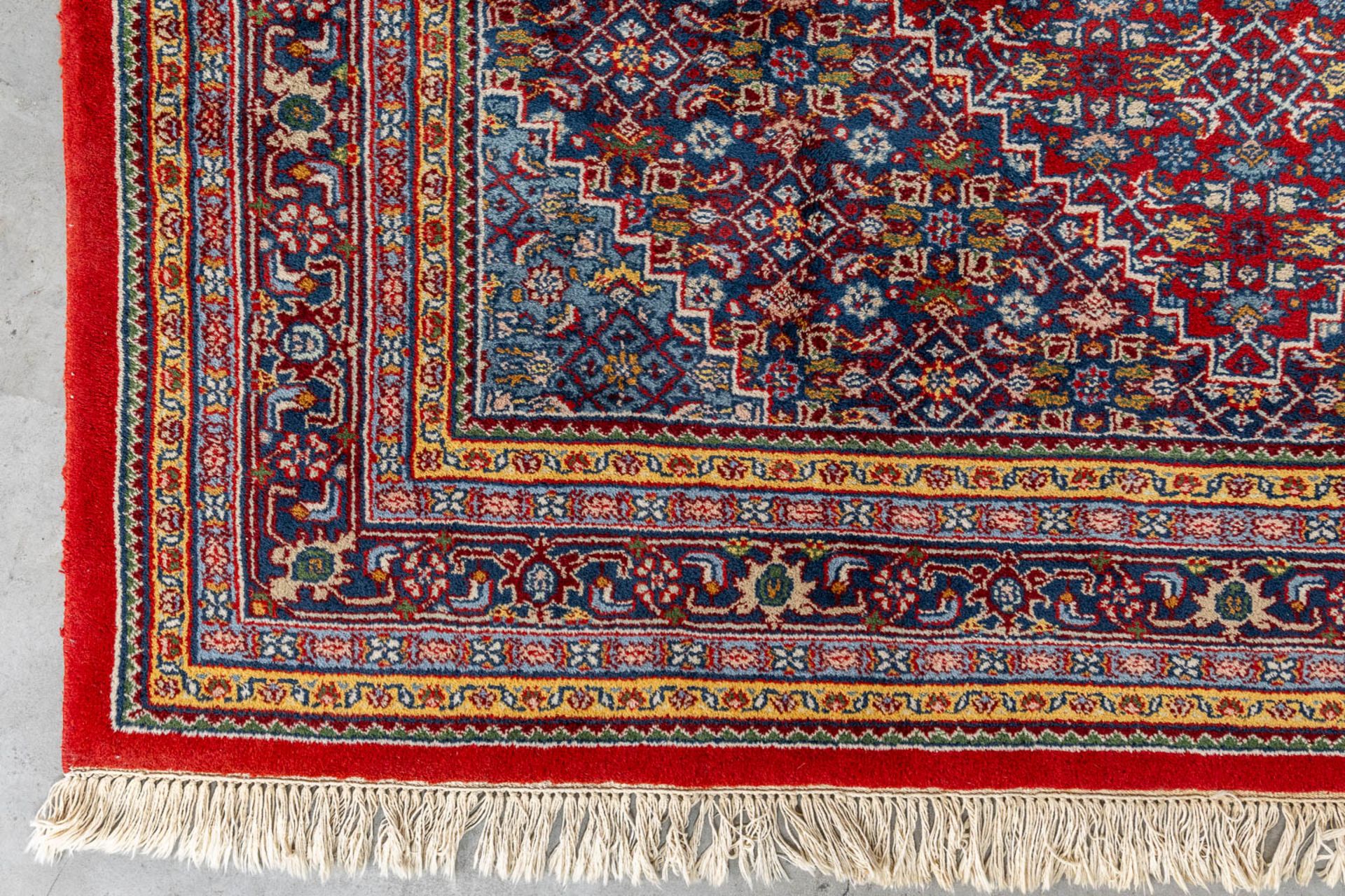 An Oriental hand-made carpet, Bidjar. (L:308 x W:194 cm) - Image 7 of 9