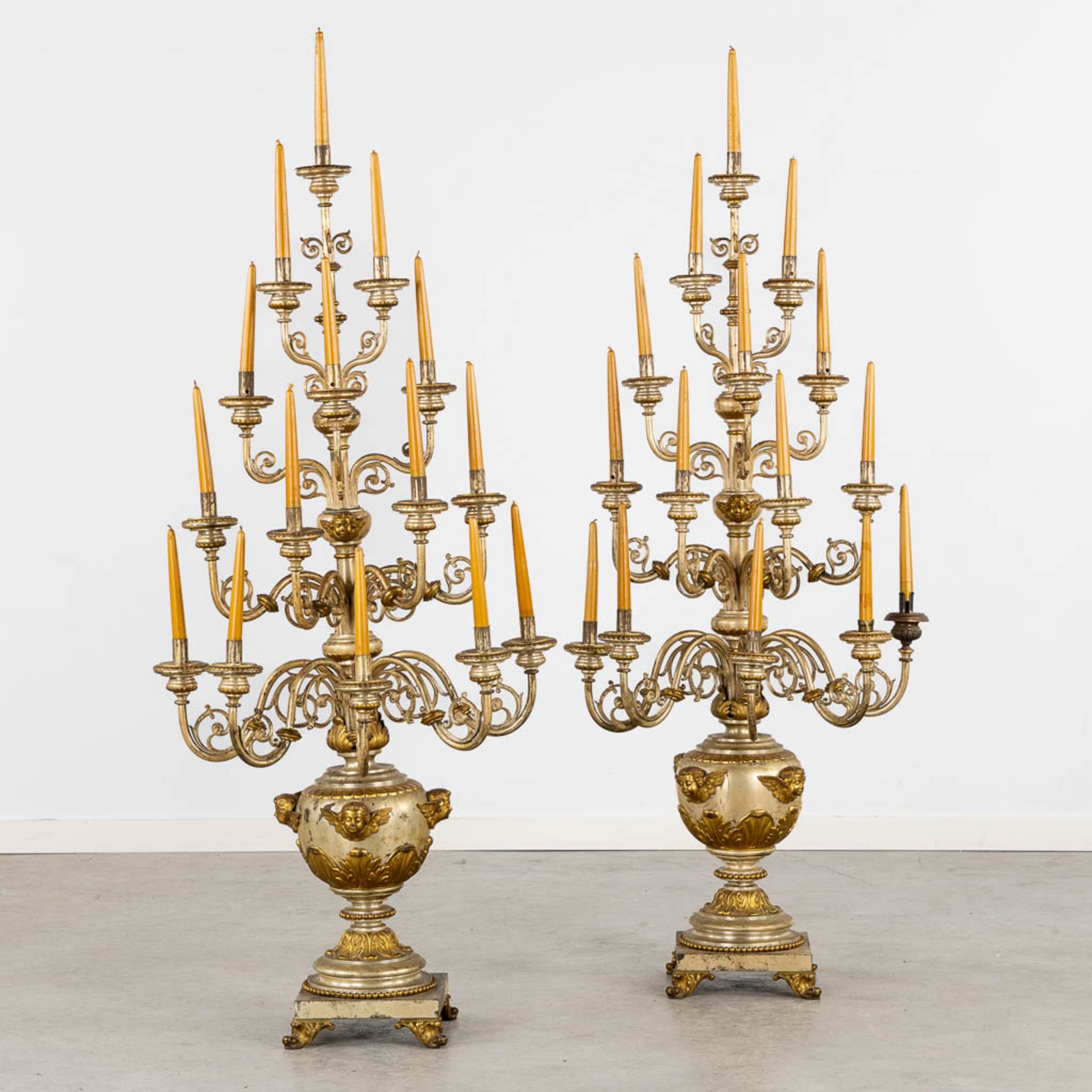 An impressive pair of candelabra, 15 candles, gold and silver-plated metal. (L:44 x W:60 x H:138 cm) - Bild 3 aus 12