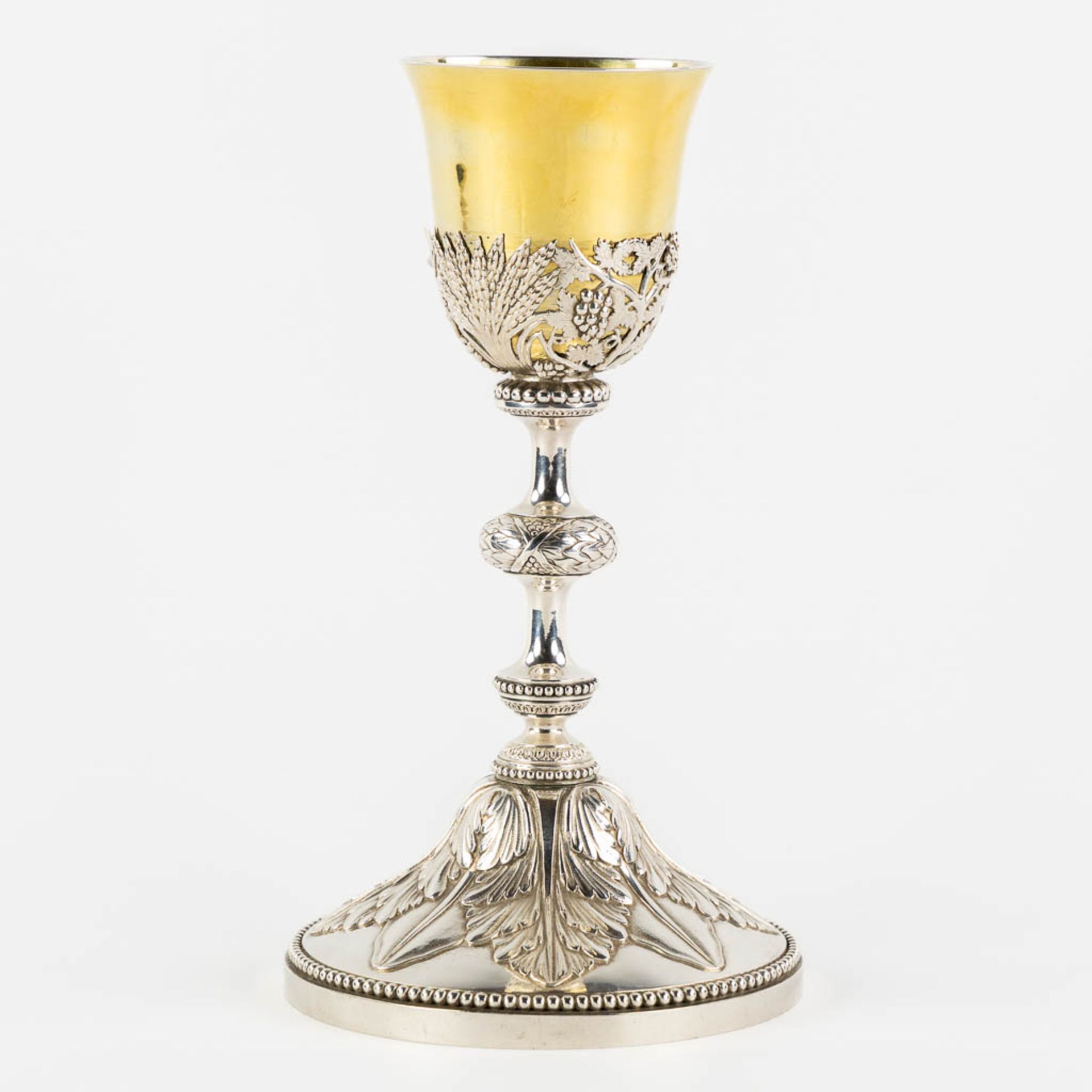 A chalice, silver-plated metal and gold-plated silver, Gothic Revival. 19th C. (H:27 x D:15 cm) - Image 4 of 9