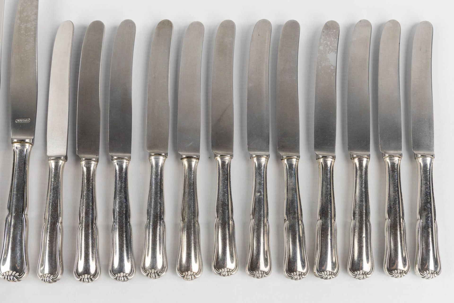 A large 82-piece silver cutlery, Germany. 800/1000. 2,673kg. (L:25,5 cm) - Image 8 of 14