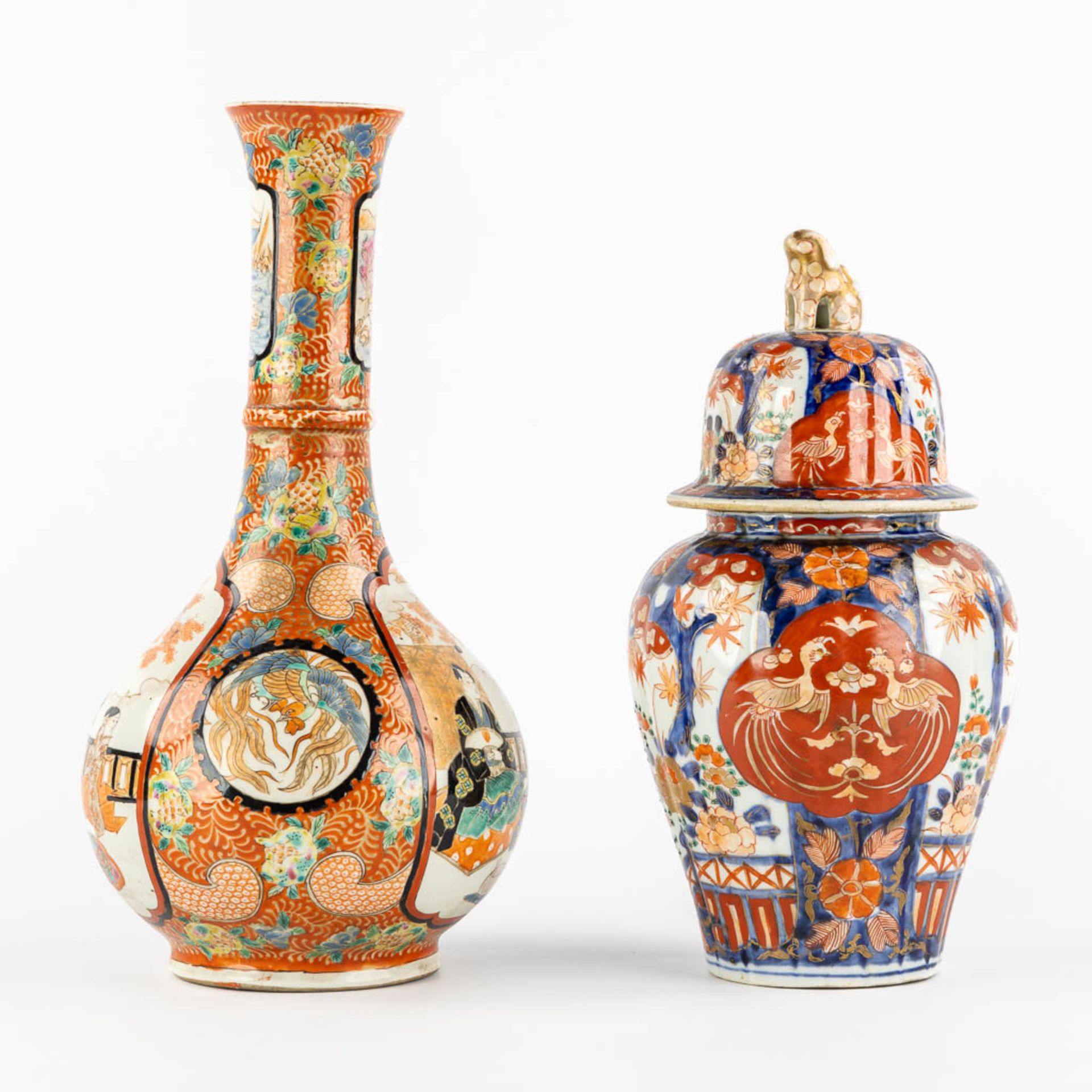 Four plates and two vases, Japan, Imari. 19th and 20th C. (H:34,5 x D:17 cm) - Bild 14 aus 19