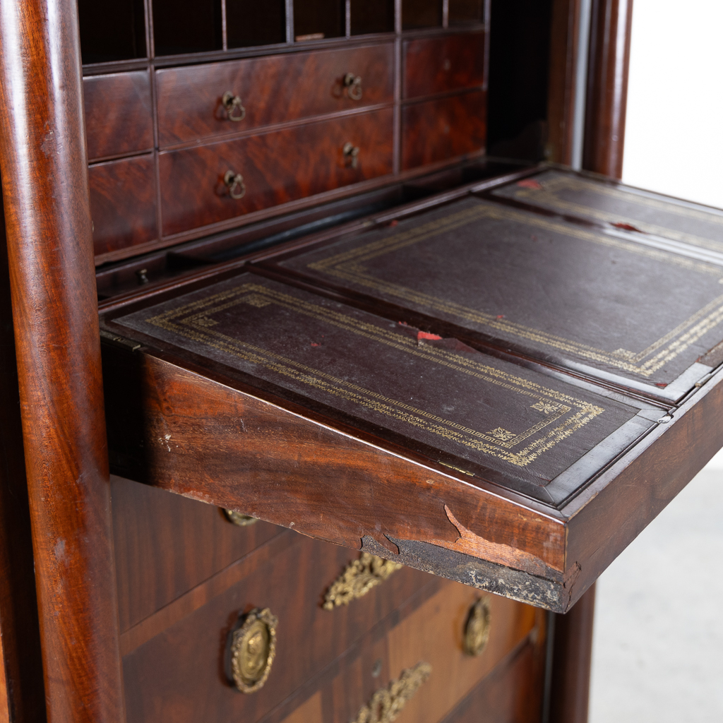 An antique 'Secretaire' cabinet, France, Empire Period. 19th C. (L:57 x W:101 x H:147,5 cm) - Image 13 of 14
