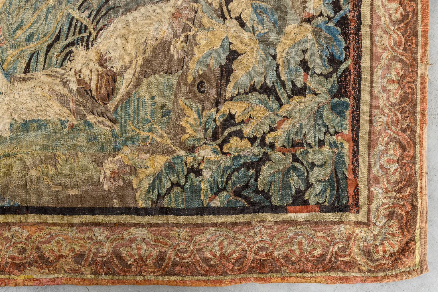 An antique 'Verdure' tapissery, Decorated with a castle, fauna and flora. 17th C. (W:276 x H:277 cm) - Image 3 of 10