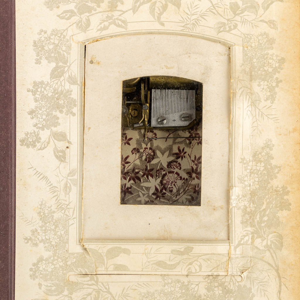 Five family photo books, of which 1 has a music box. (W:24 x H:30 cm) - Image 14 of 14