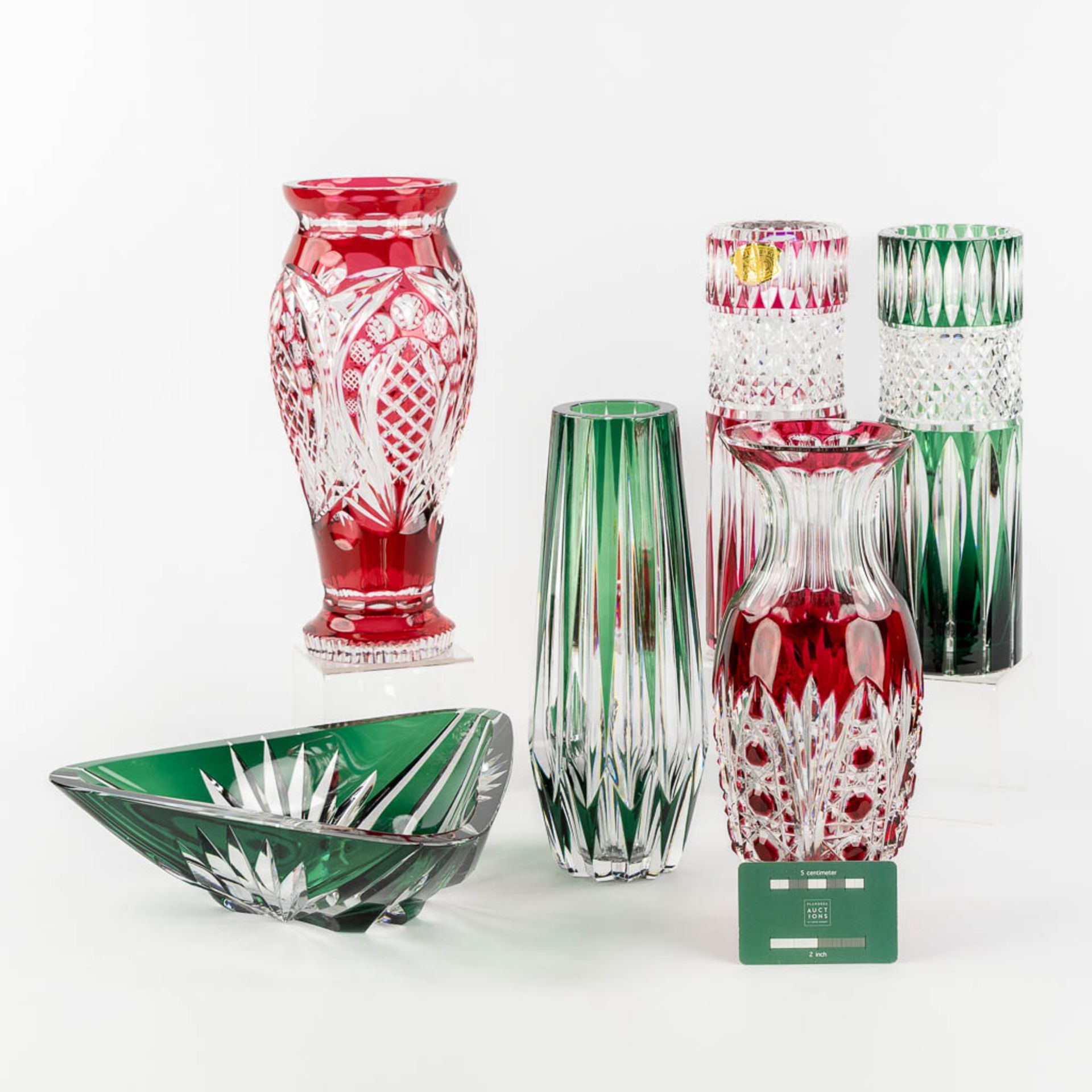 Val Saint Lambert, five vases and a bowl. Cut and coloured crystal. (H:30 x D:13 cm) - Bild 2 aus 18