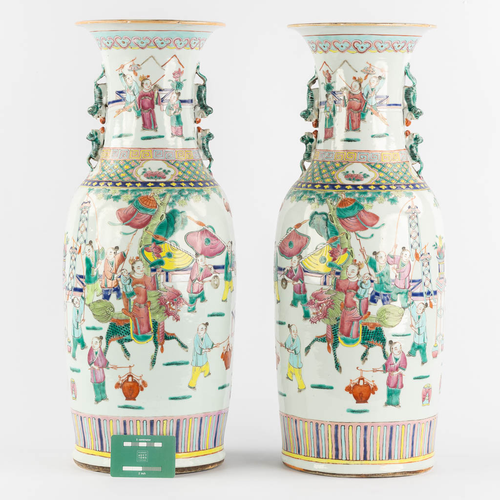 A pair of Chinese Famille Rose vases, Parade with dragons. (H:60 x D:23 cm) - Image 2 of 11