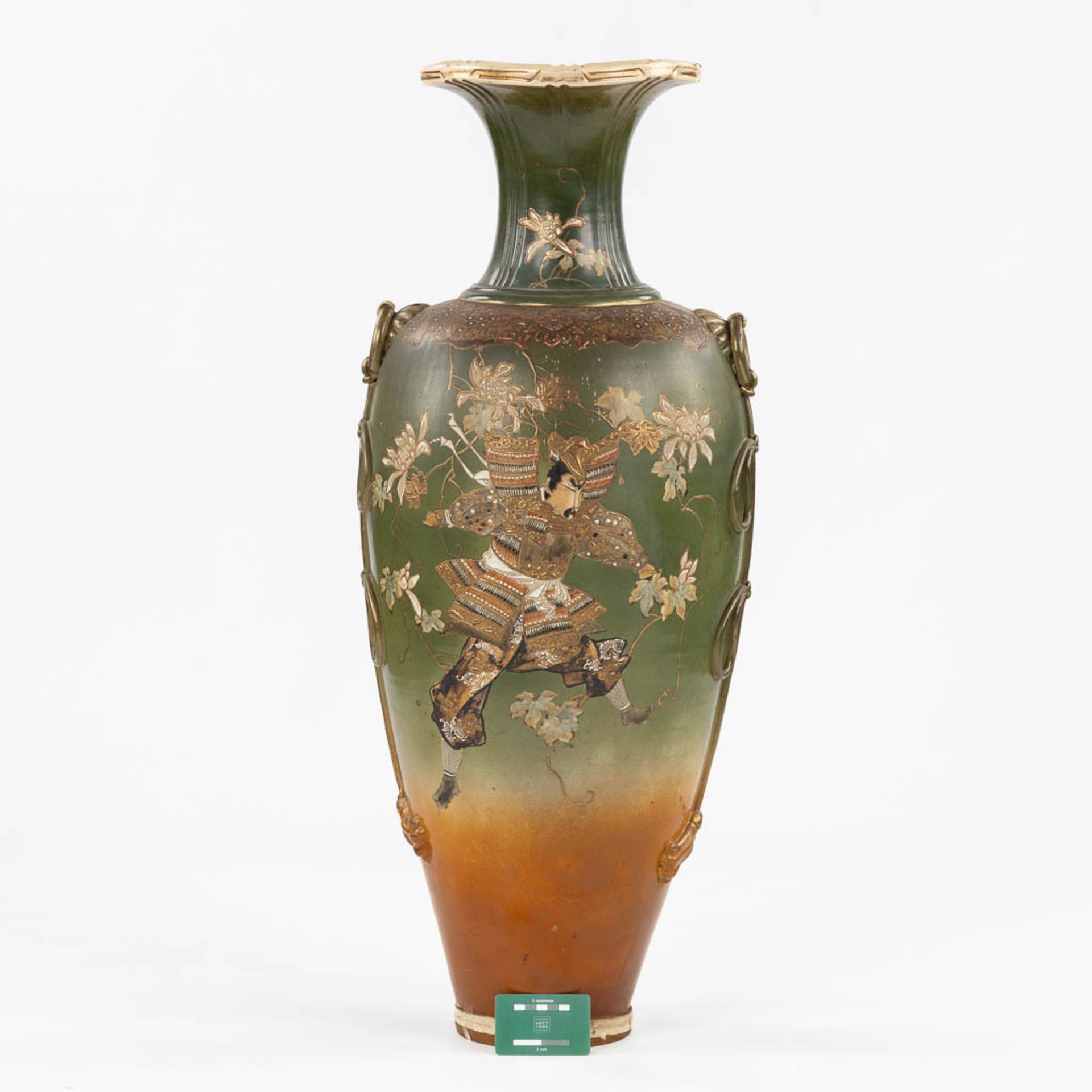 A decorative Japanese vase with Warrior scène. (H:89 x D:35 cm) - Image 2 of 9