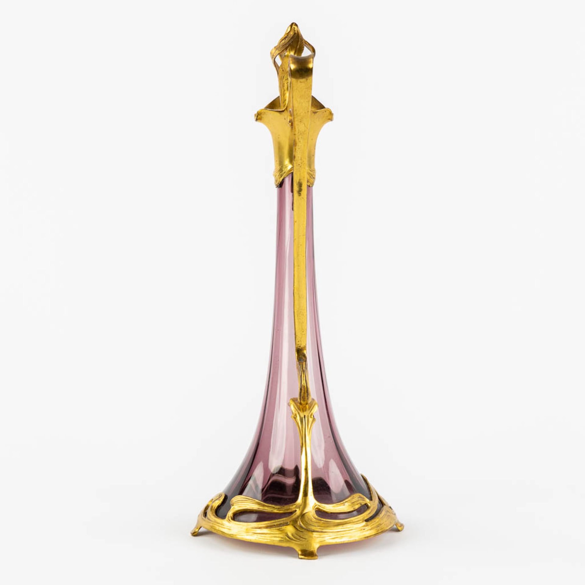A pitcher, gilt metal and purple glass, Art Nouveau. (L:16 x W:20 x H:39 cm) - Image 4 of 11