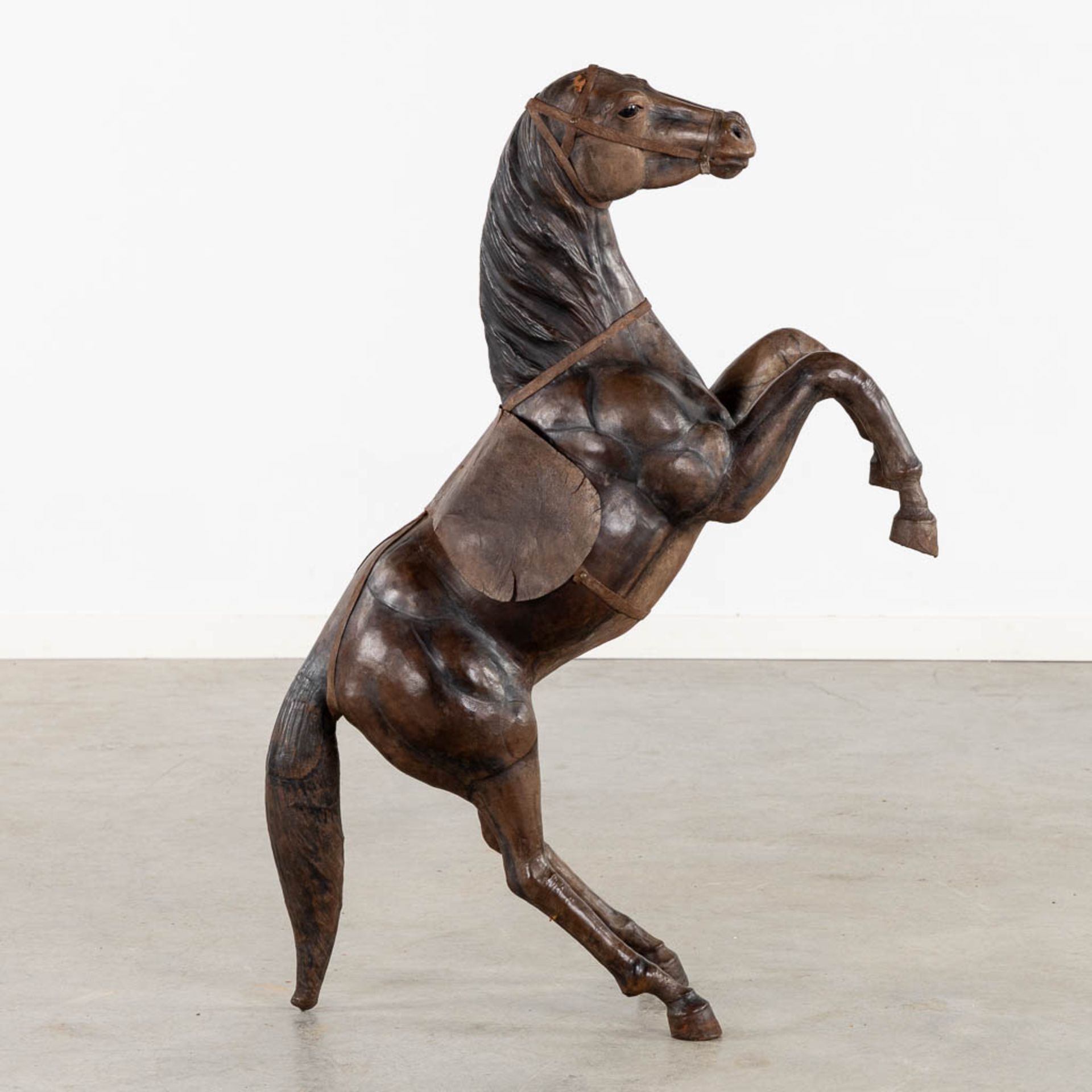 A decorative 'Prancing Horse', leather. (L:27 x W:67 x H:100 cm) - Bild 3 aus 12