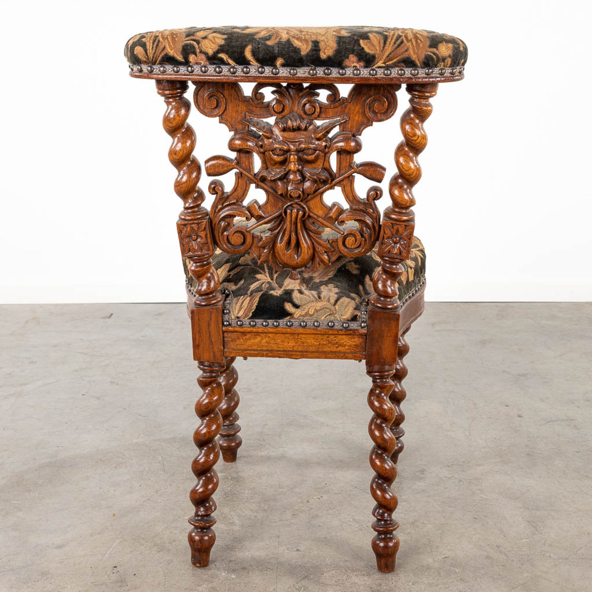 A set of 4 antique wood-sculptured smoker's chairs, oak. Circa 1900. (L:55 x W:44 x H:80 cm) - Bild 8 aus 15