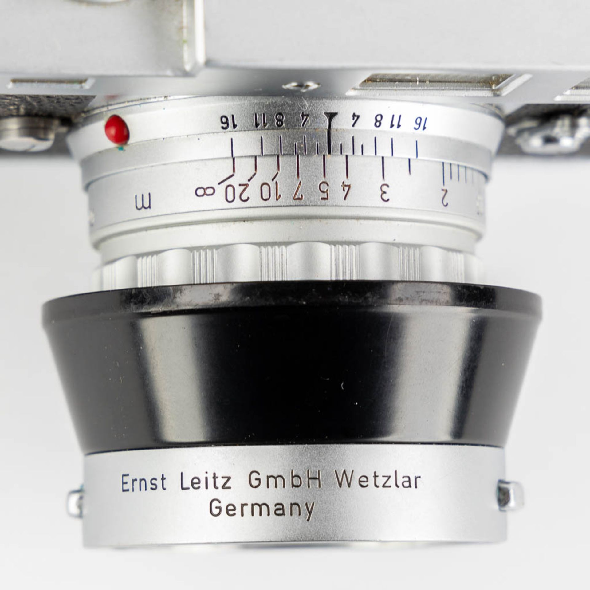 Leica, model M2, an analog photocamera. (L:8 x W:14 x H:7,6 cm) - Bild 9 aus 15