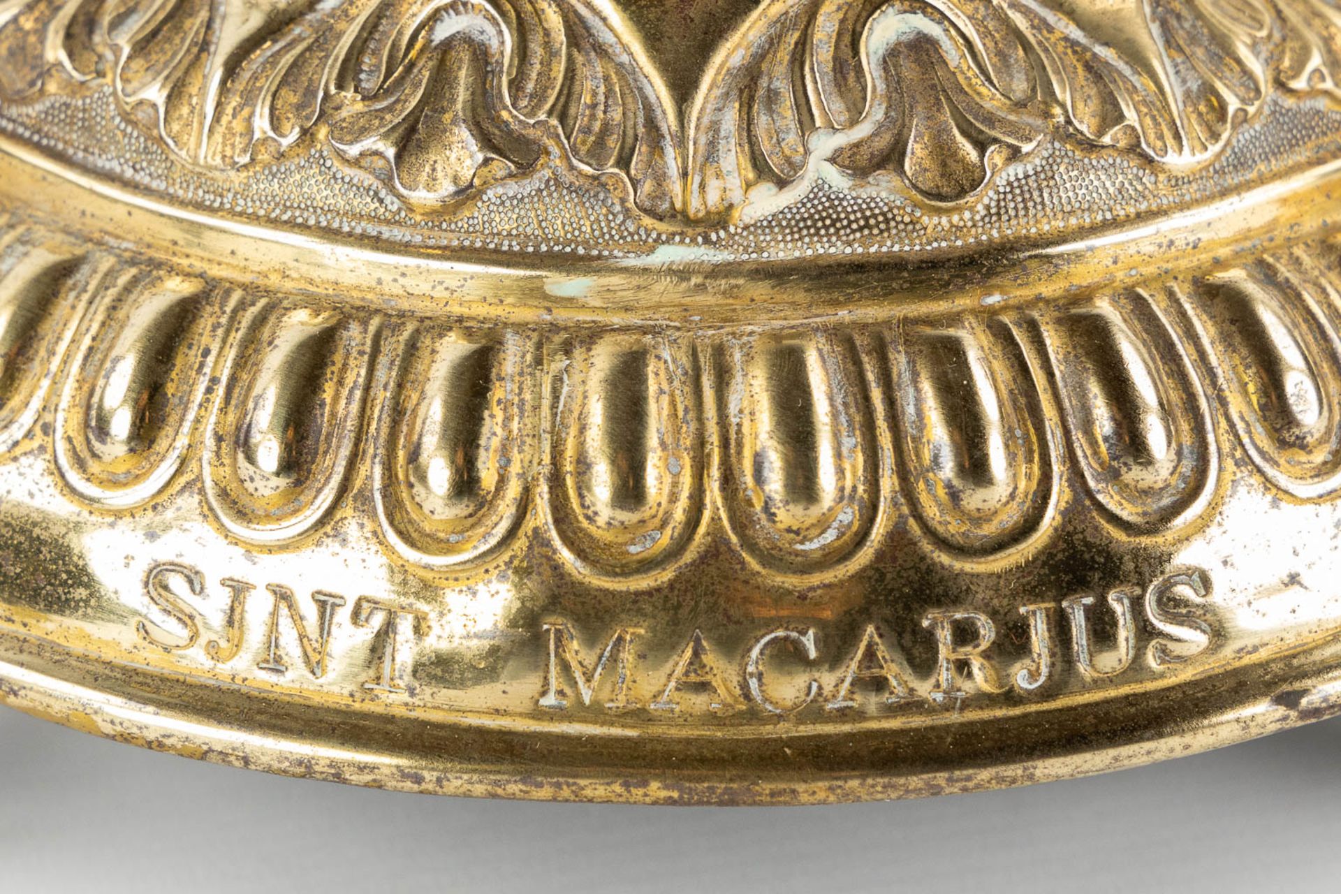 An Altar Bell with an inscription for Saint Macharius, Brass. (H:15 x D:21 cm) - Bild 8 aus 9