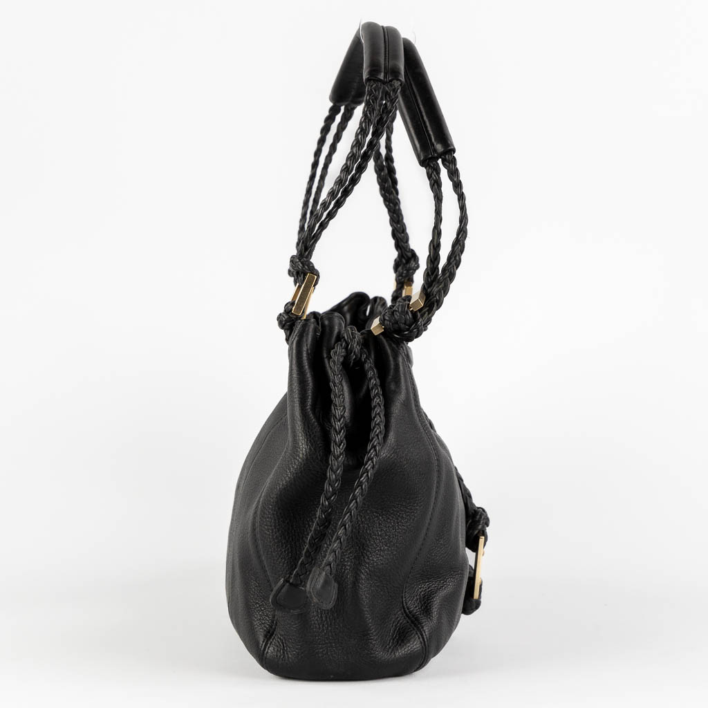 Delvaux Eugène PM, a black leather handbag. (W:38 x H:26 cm) - Image 7 of 19