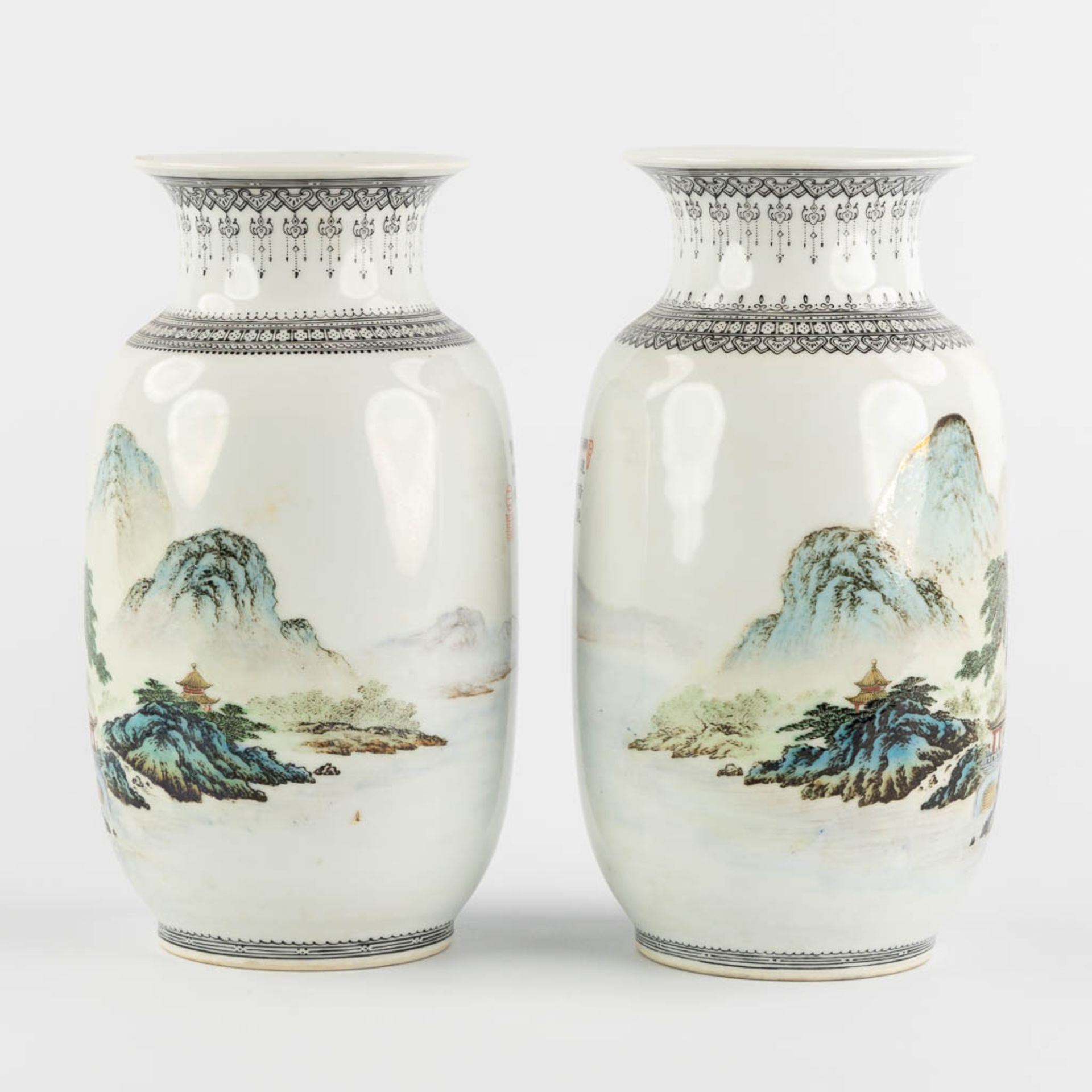 A pair of Chinese vases with a mountain landscape, 20th C. (H:24 x D:14 cm) - Image 5 of 12