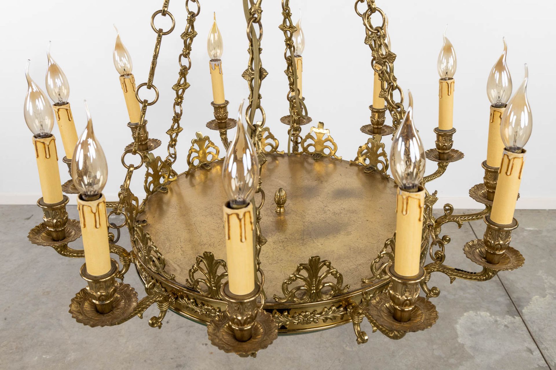 A chandelier, brass in Empire style. Circa 1970. (H:104 x D:73 cm) - Bild 6 aus 8