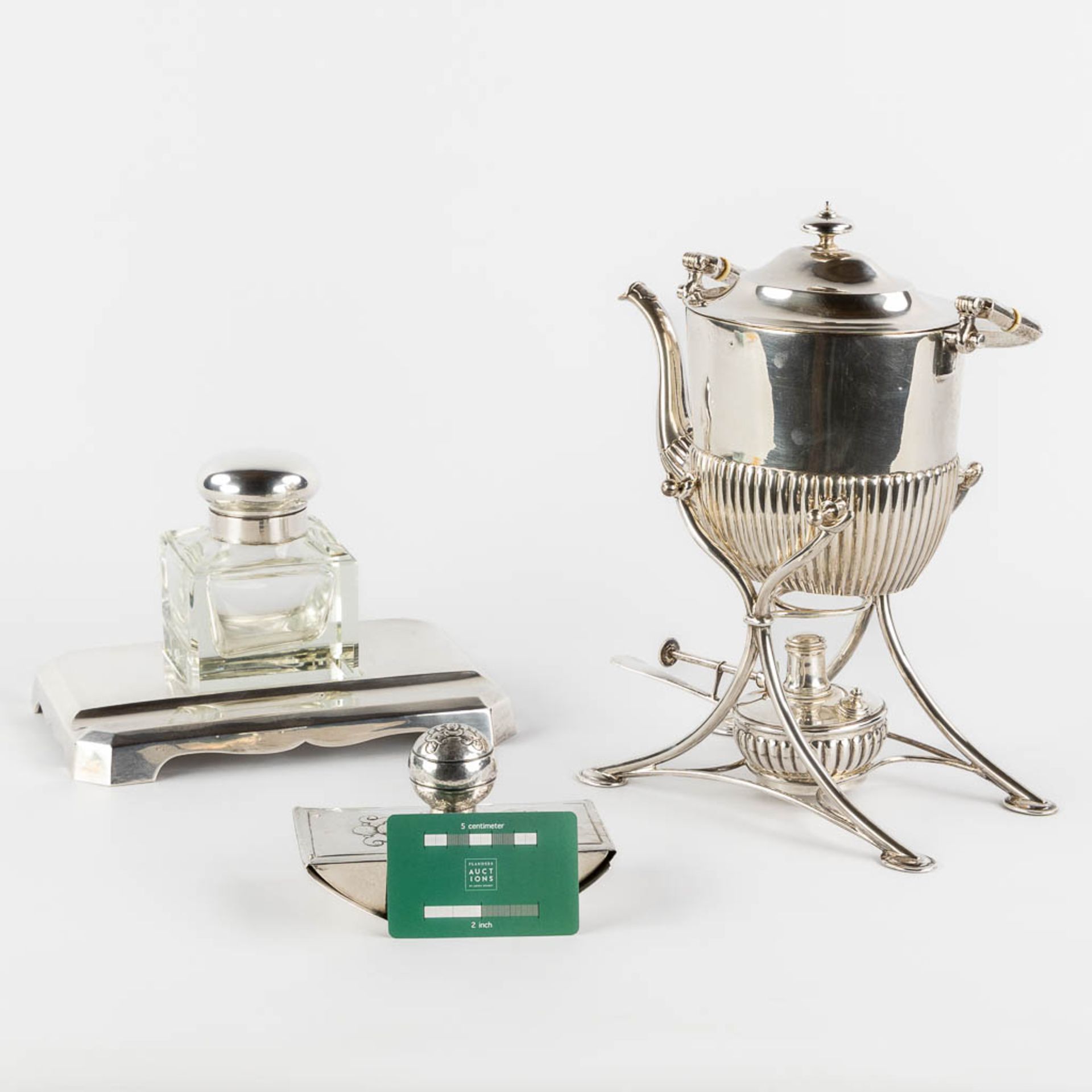 A coffee pot, inkpot and ink blotter, Sweden, silver. 1,815kg. (L:15 x W:25 x H:35 cm) - Image 2 of 18