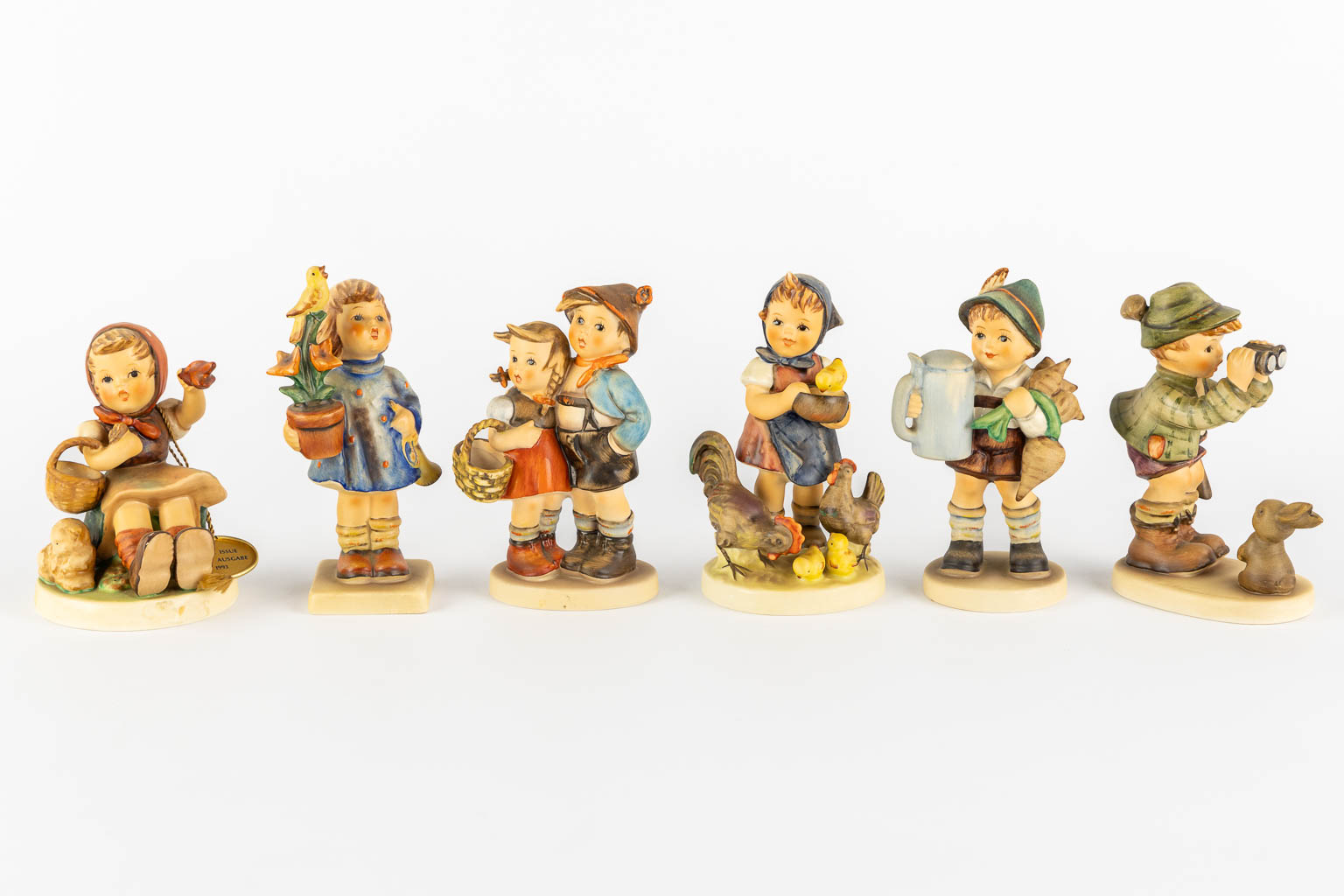 Hummel, 12 figurines, polychrome porcelain. (H:15 cm) - Image 3 of 9