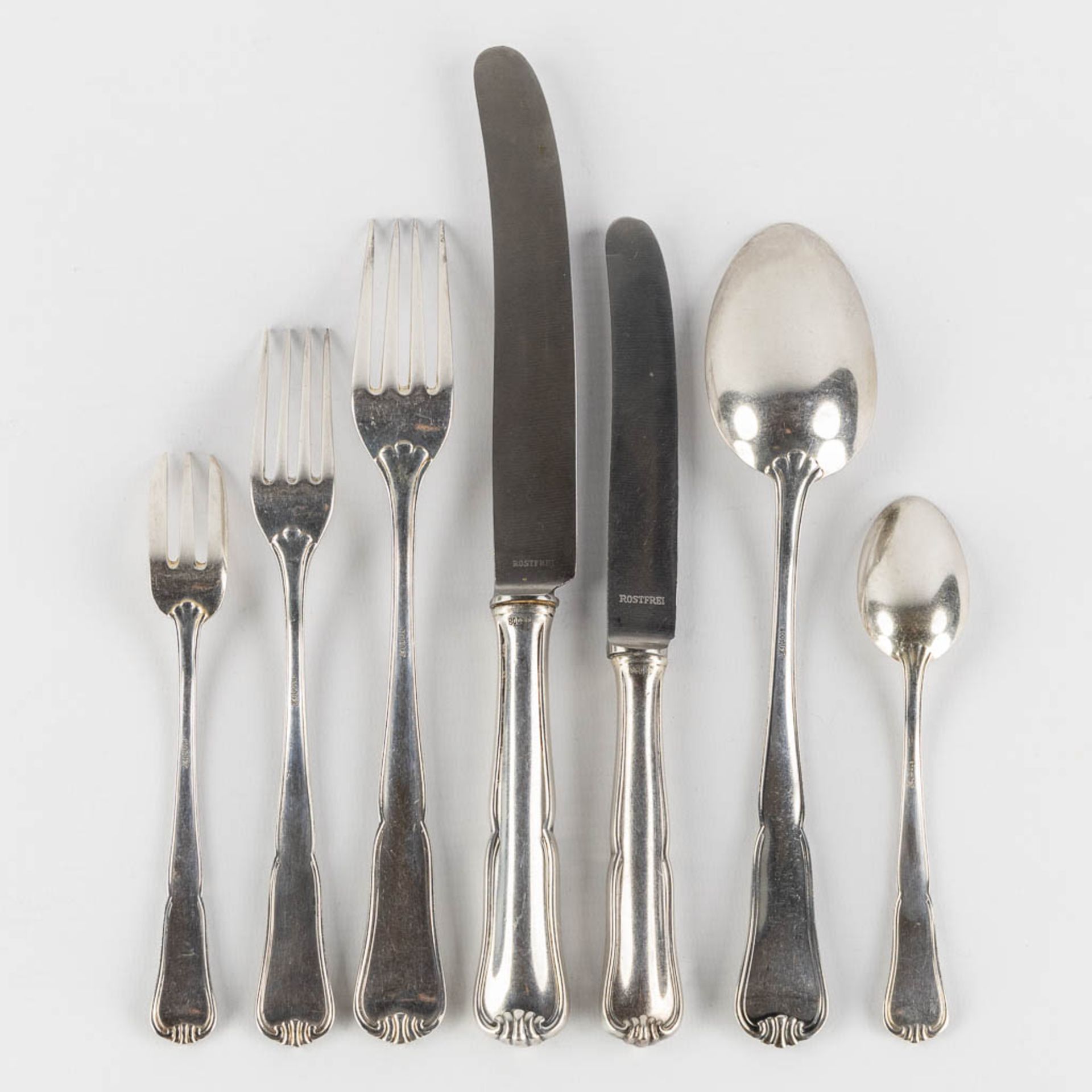 A large 82-piece silver cutlery, Germany. 800/1000. 2,673kg. (L:25,5 cm) - Image 14 of 14