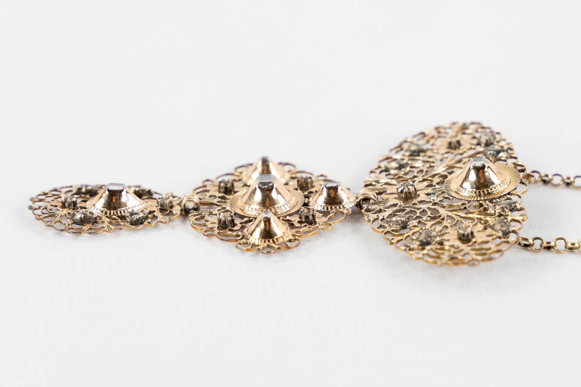 An antique pendant, 18kt yellow gold with old-cut diamonds. 19th C. (H:7,8 cm) - Image 6 of 6