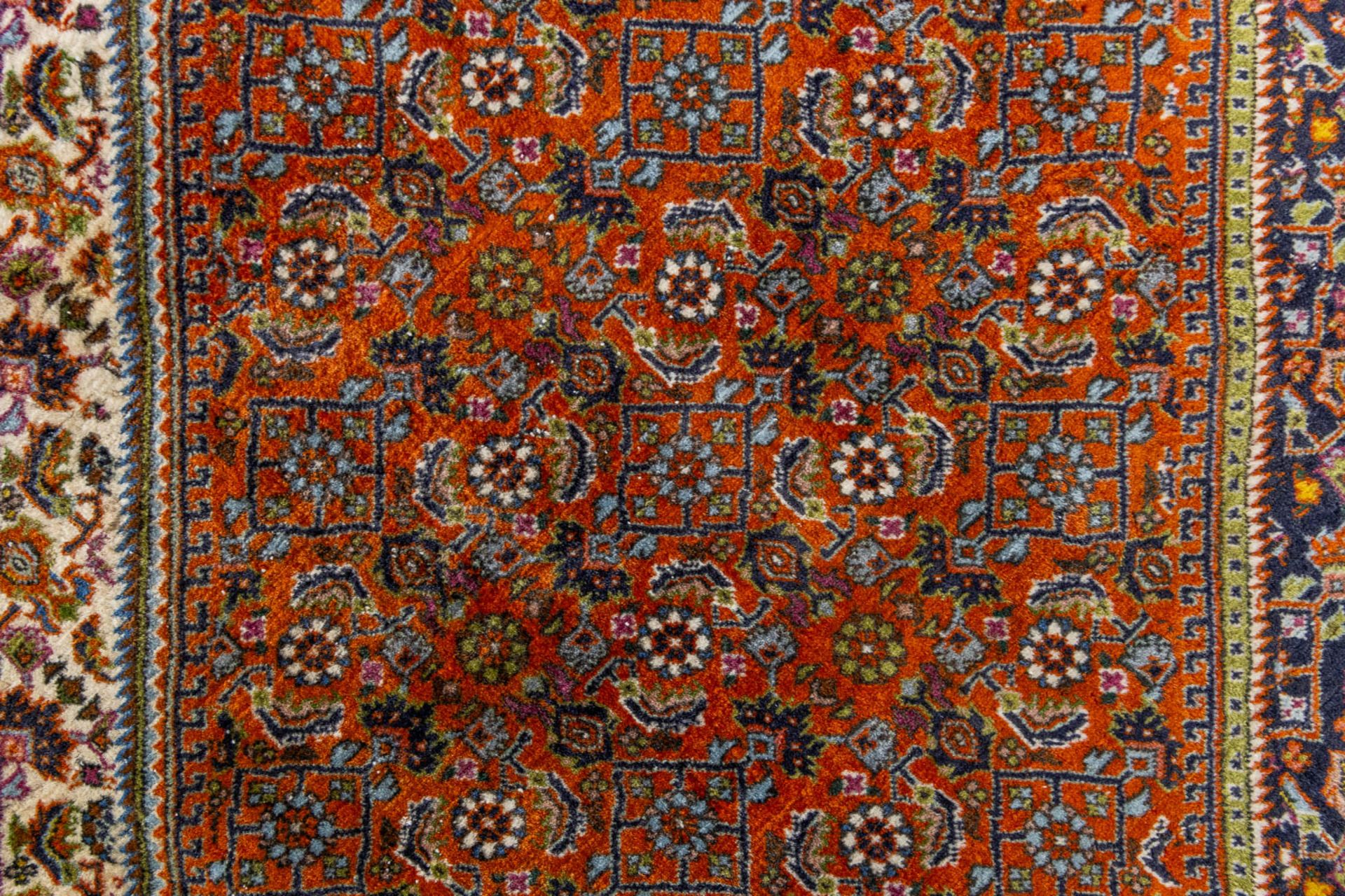An Oriental hand-made carpet, Bidjar. (L:354 x W:253 cm) - Bild 7 aus 10