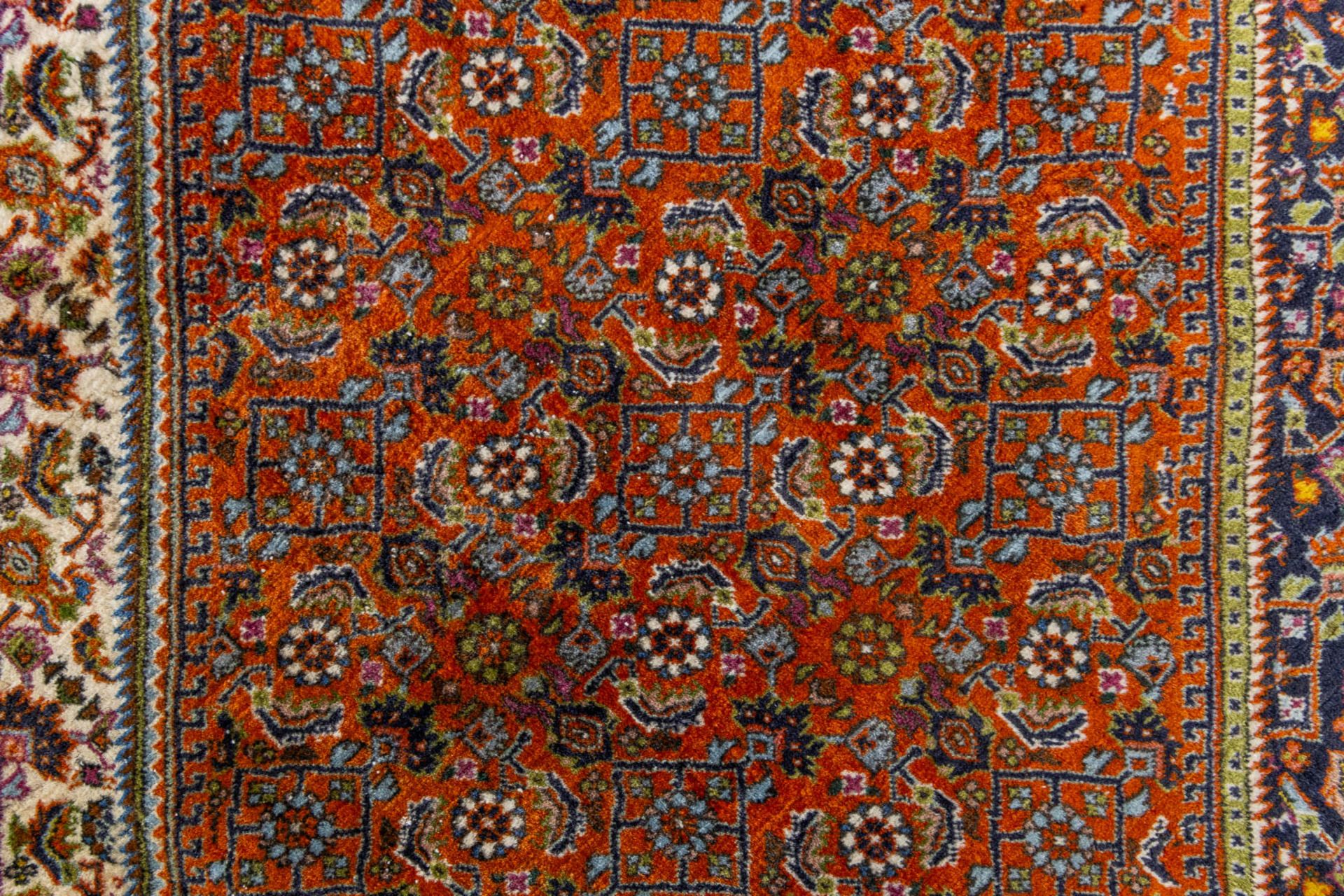 An Oriental hand-made carpet, Bidjar. (L:354 x W:253 cm) - Image 7 of 10