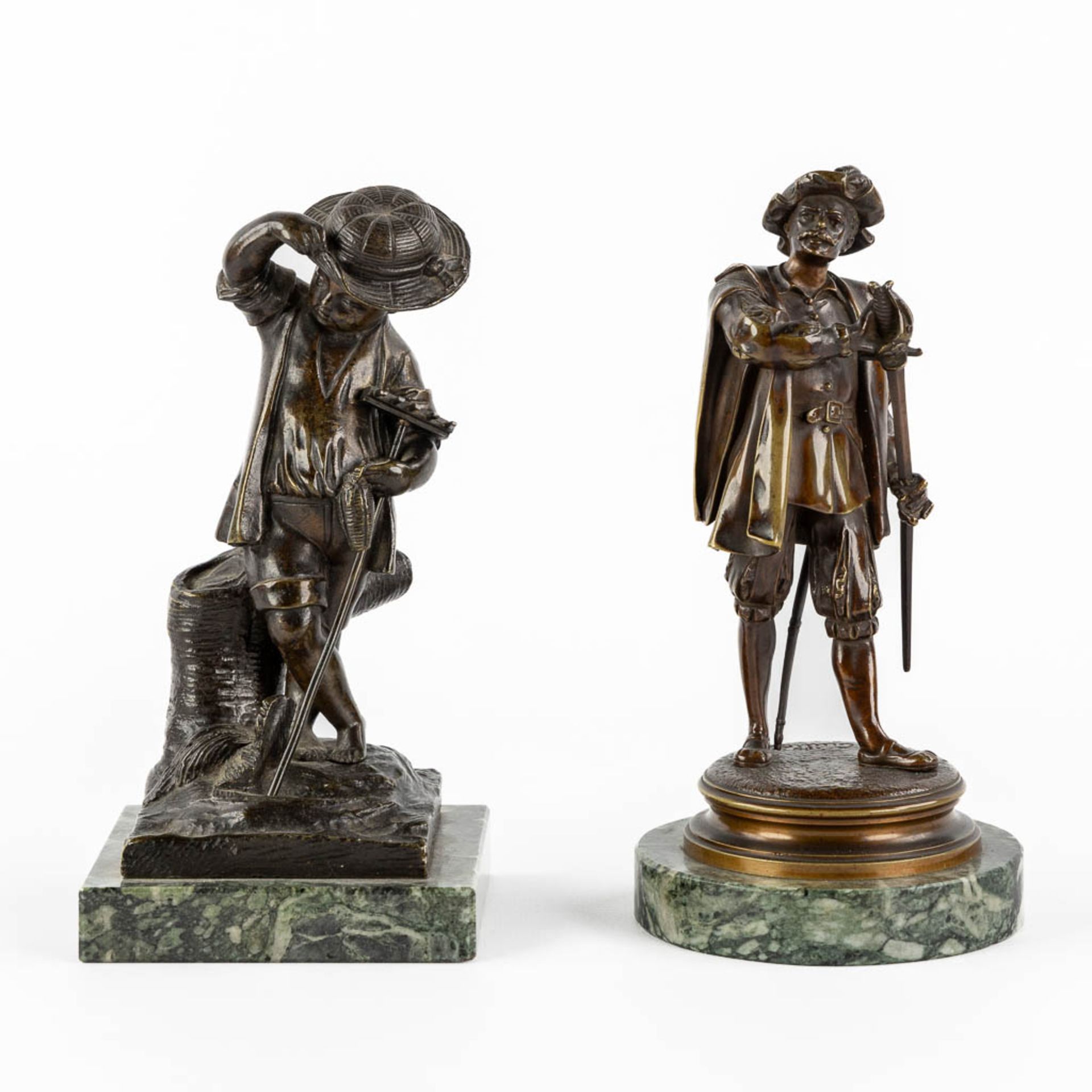 Two decorative figurines, patinated bronze. Circa 1900. (H:20 x D:10 cm) - Bild 3 aus 10