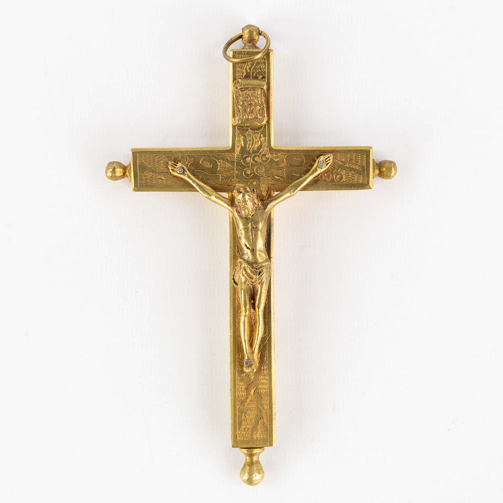 A reliquary crucifix with 5 relics and the original document, Domini Nostri Jesu Christi. (W:9 x H:1 - Image 5 of 12