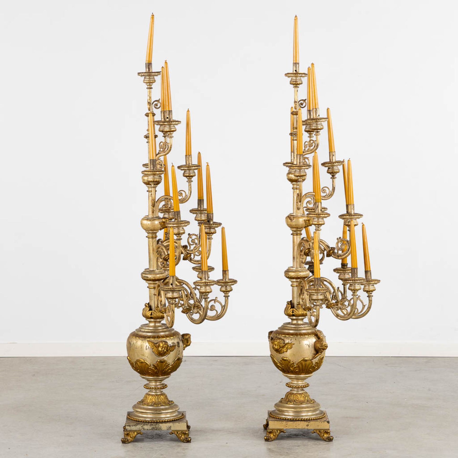 An impressive pair of candelabra, 15 candles, gold and silver-plated metal. (L:44 x W:60 x H:138 cm) - Bild 7 aus 12