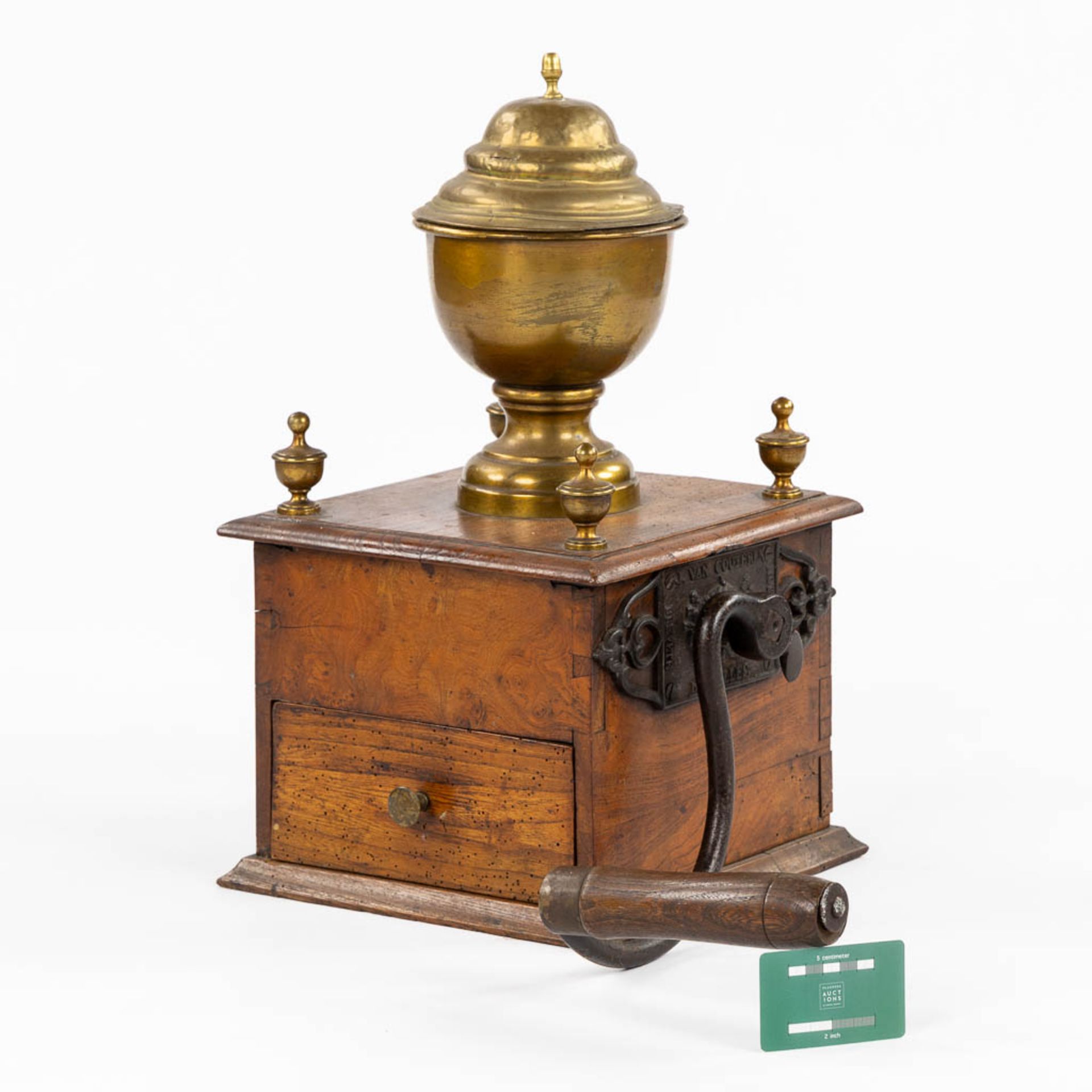 A large and antique 'Coffee Grinder' copper, iron and wood. (L:28 x W:51 x H:52 cm) - Bild 2 aus 10