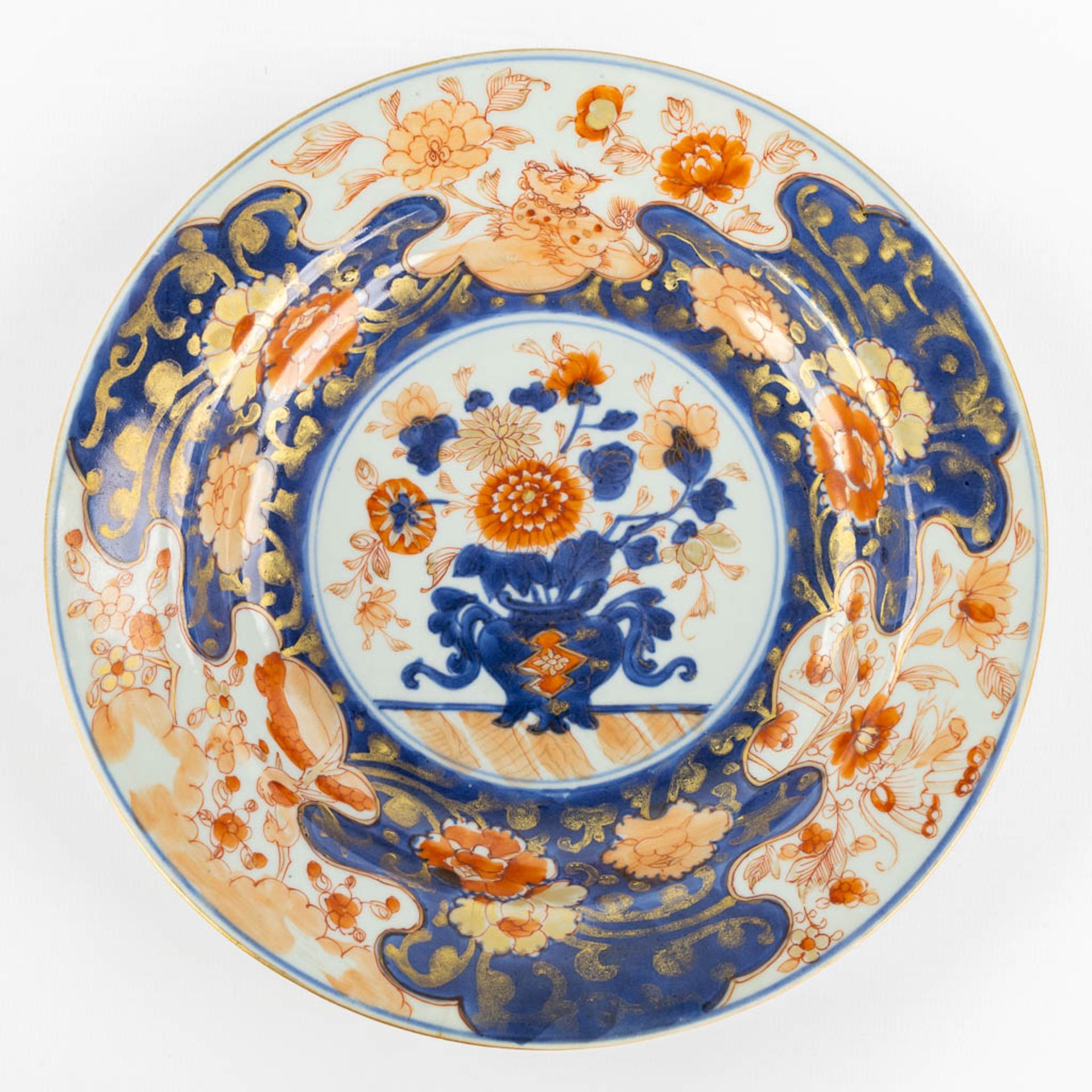 Five Japanese imari plates/saucers. (D:23 cm) - Bild 7 aus 15
